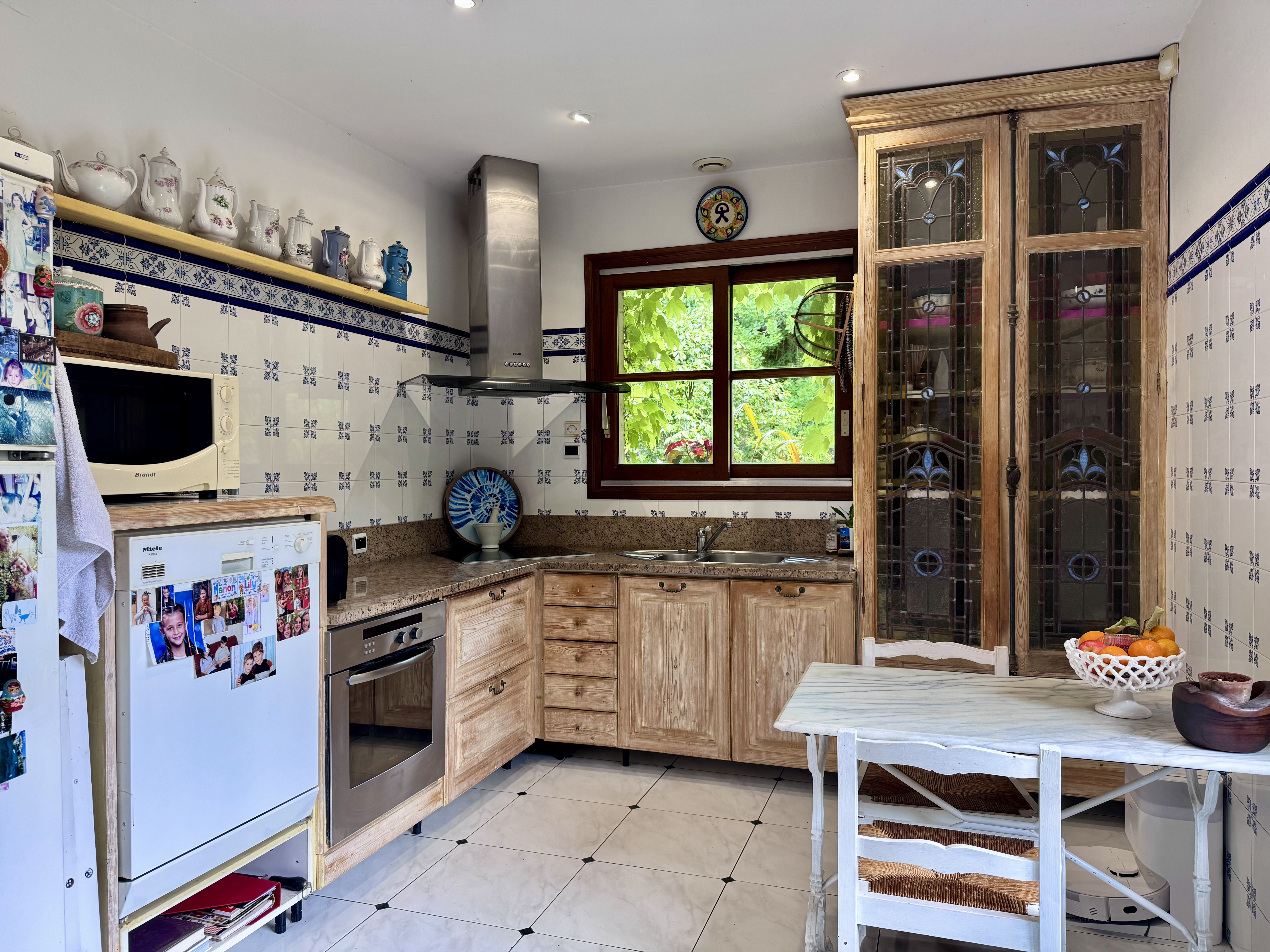Maison de caractère à vendre à Taussat-les-Bains – grands volumes à 400 m du port