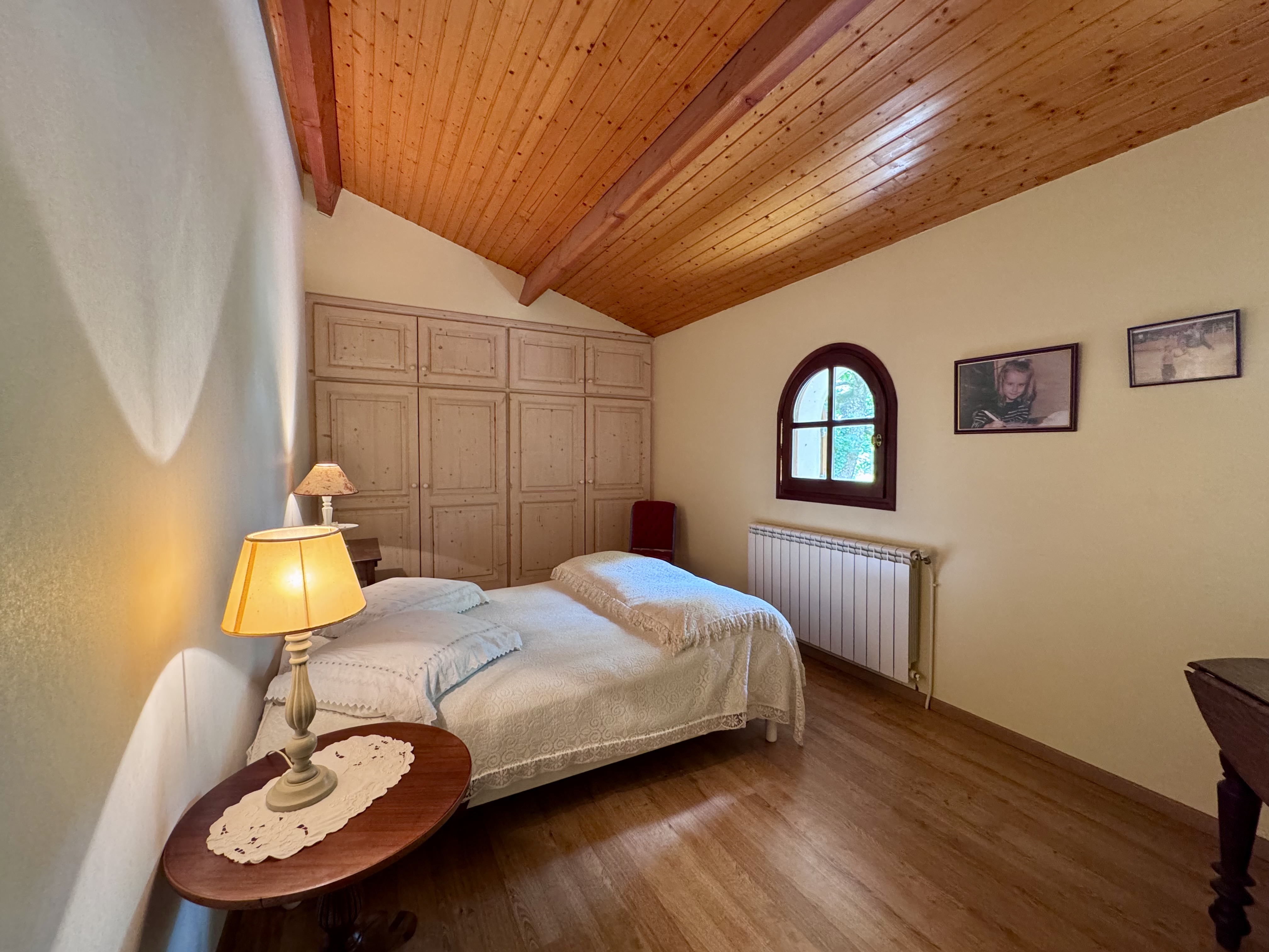 Maison de caractère à vendre à Taussat-les-Bains – grands volumes à 400 m du port