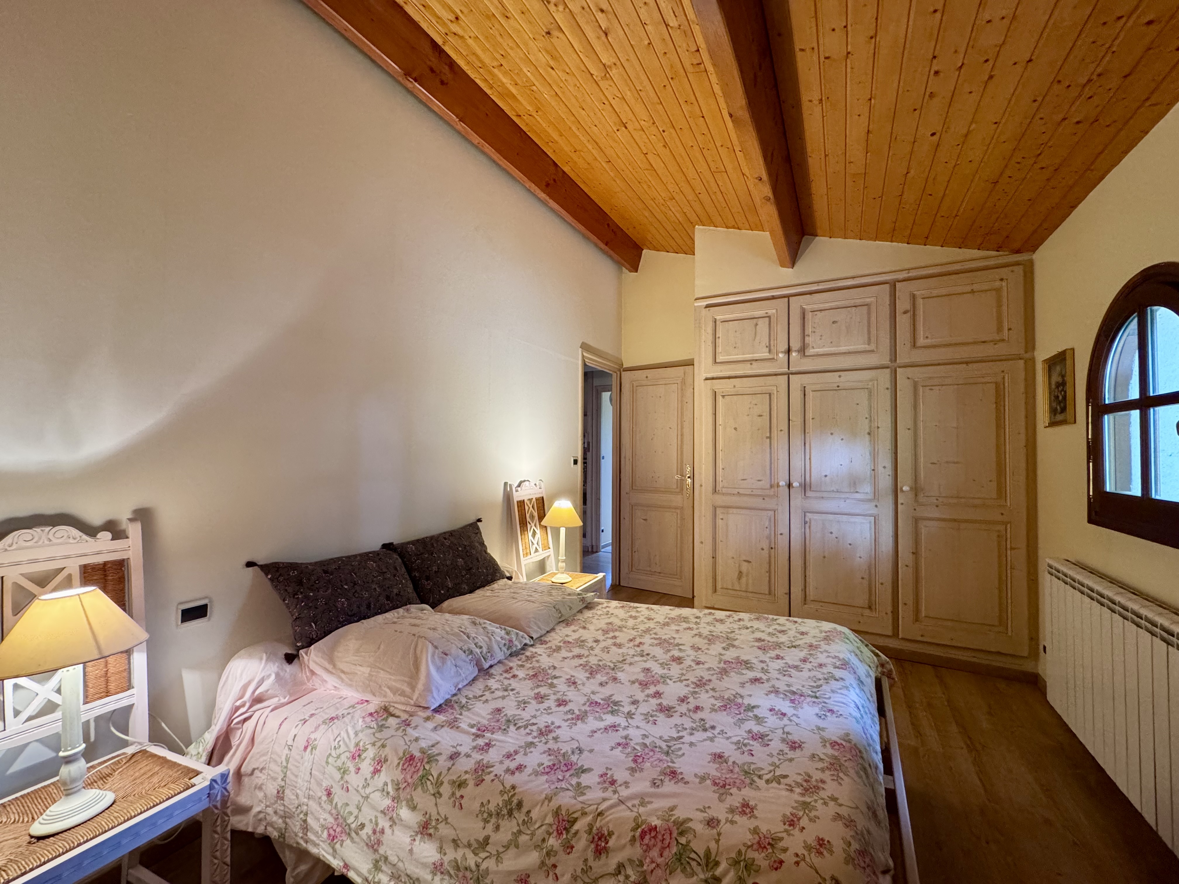 Maison de caractère à vendre à Taussat-les-Bains – grands volumes à 400 m du port