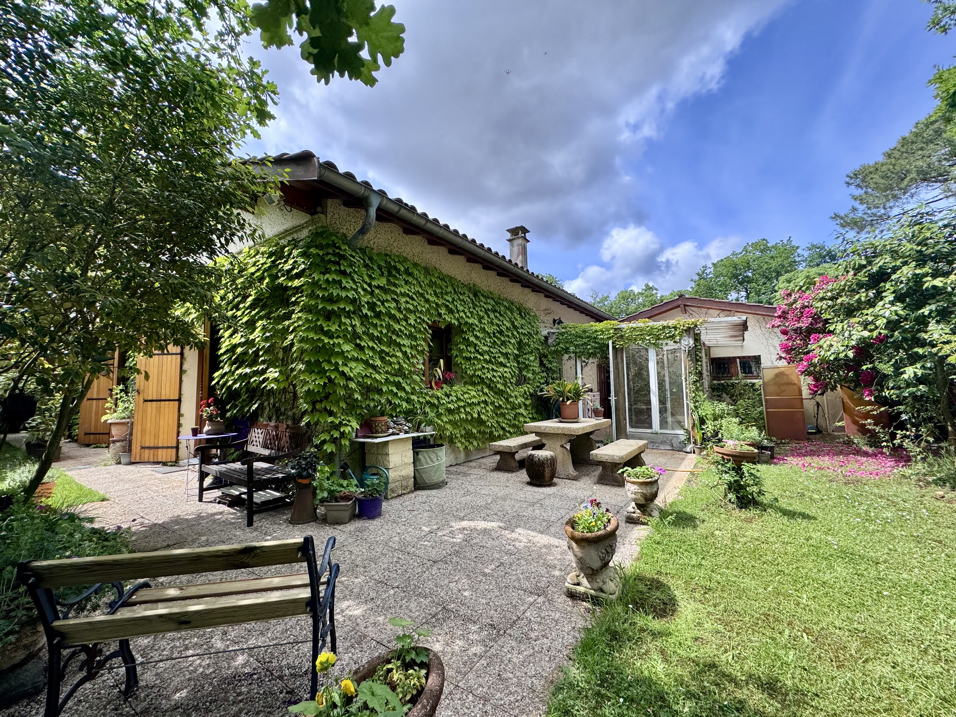 Maison de caractère à vendre à Taussat-les-Bains – grands volumes à 400 m du port