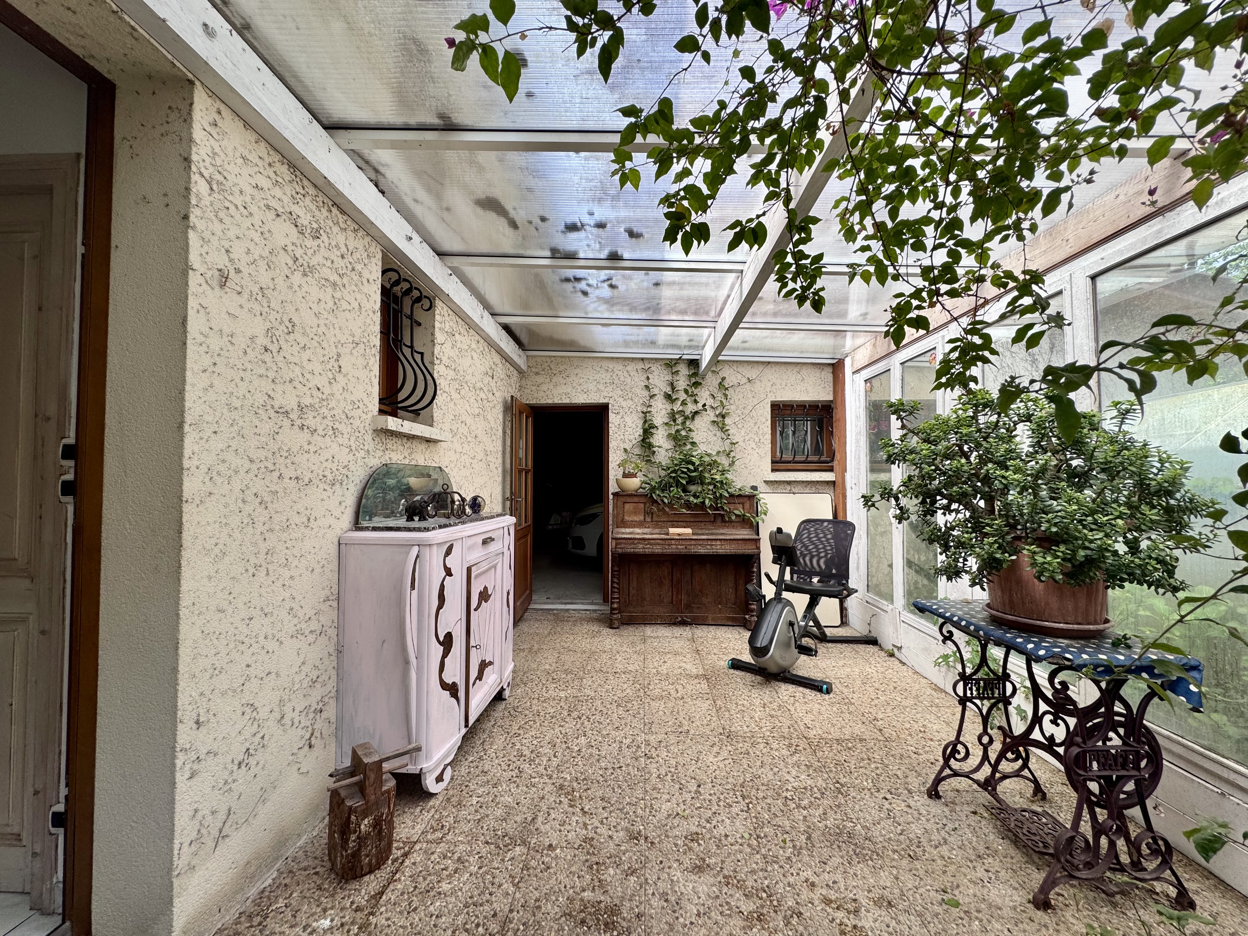 Maison de caractère à vendre à Taussat-les-Bains – grands volumes à 400 m du port
