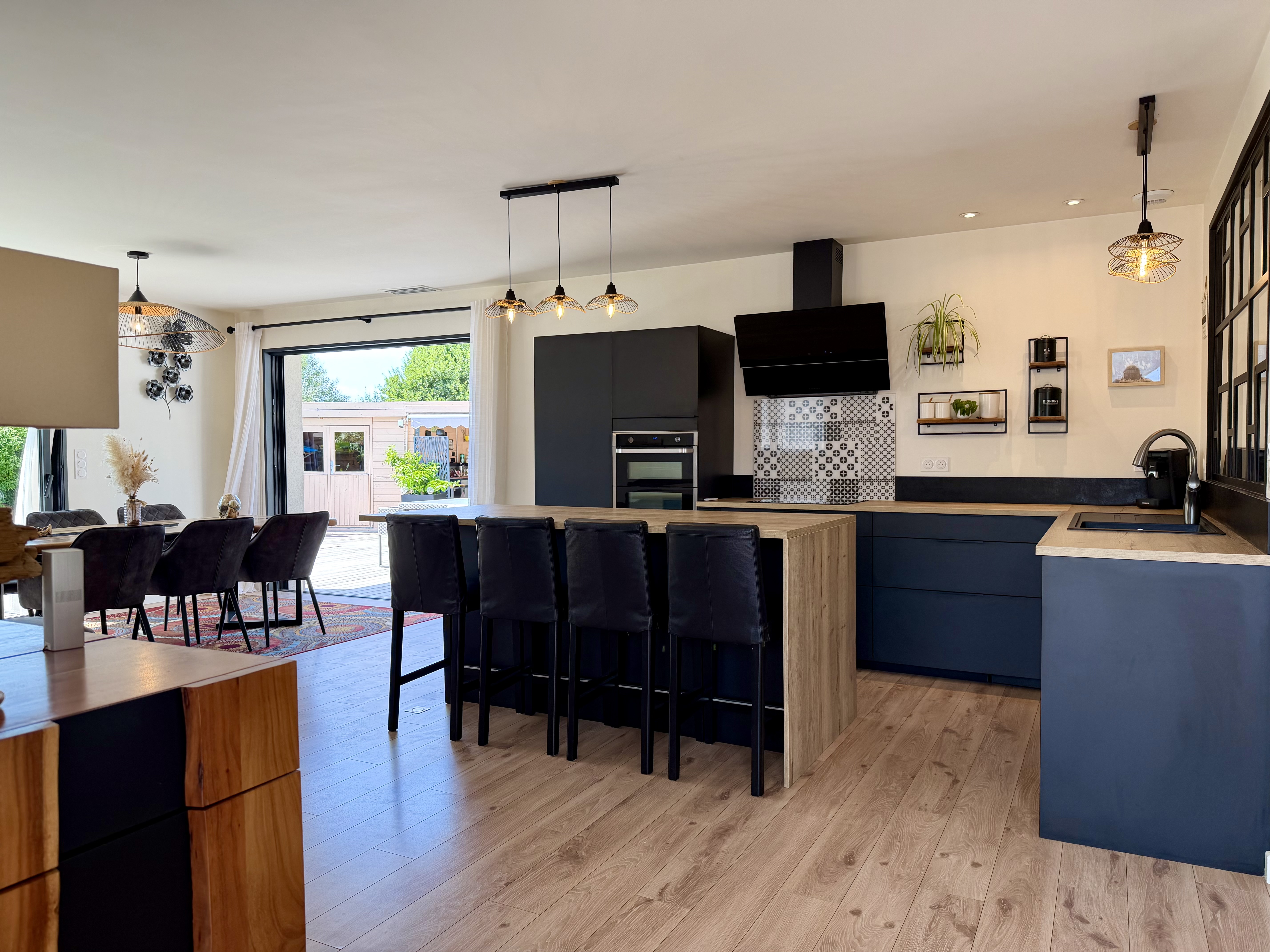 Maison contemporaine à vendre à Lanton – piscine chauffée, spa et jardin sans vis-à-vis