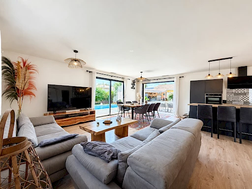 Maison contemporaine à vendre à Lanton – piscine chauffée, spa et jardin sans vis-à-vis