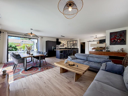 Maison contemporaine à vendre à Lanton – piscine chauffée, spa et jardin sans vis-à-vis