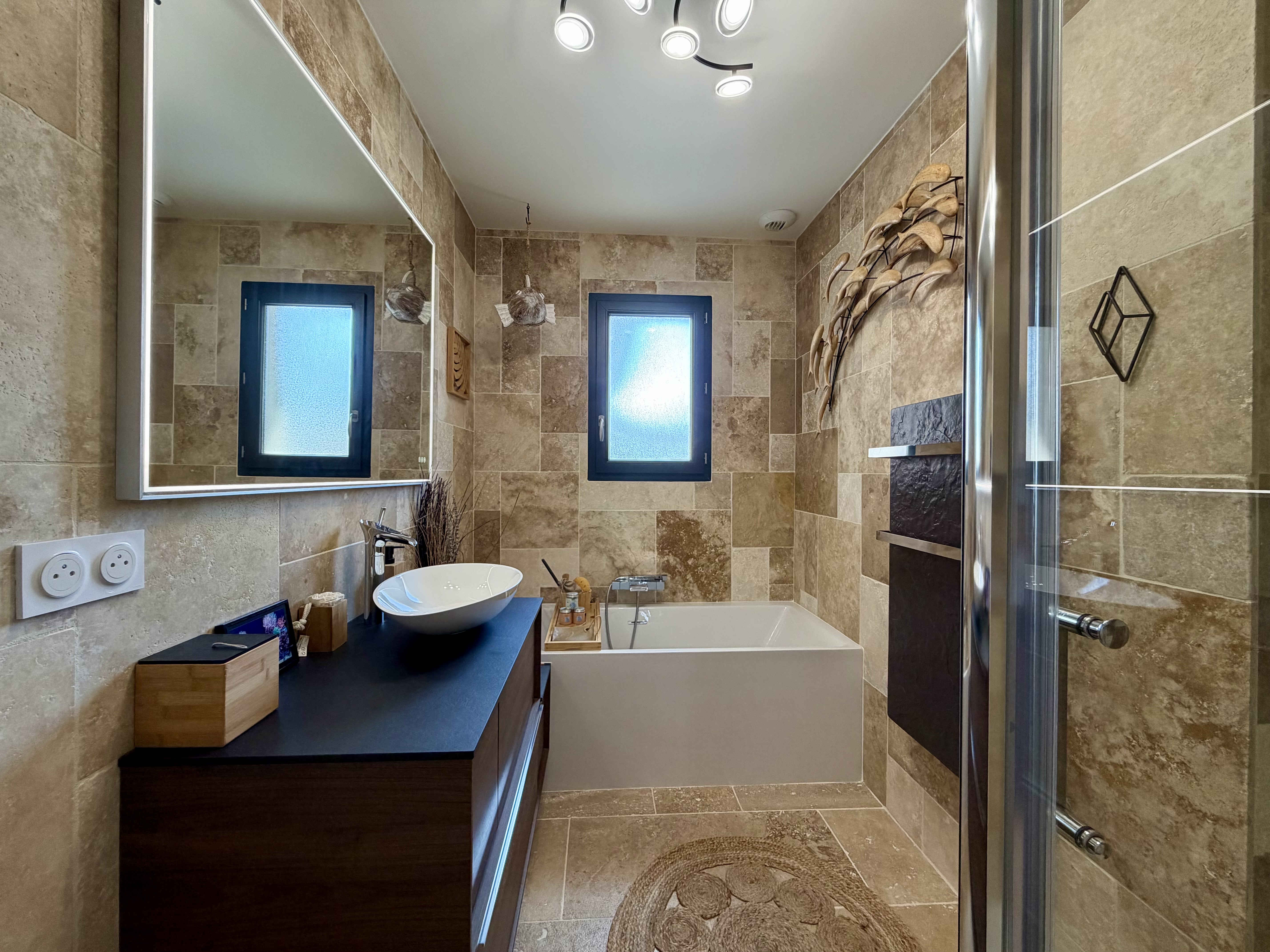 Maison contemporaine à vendre à Lanton – piscine chauffée, spa et jardin sans vis-à-vis