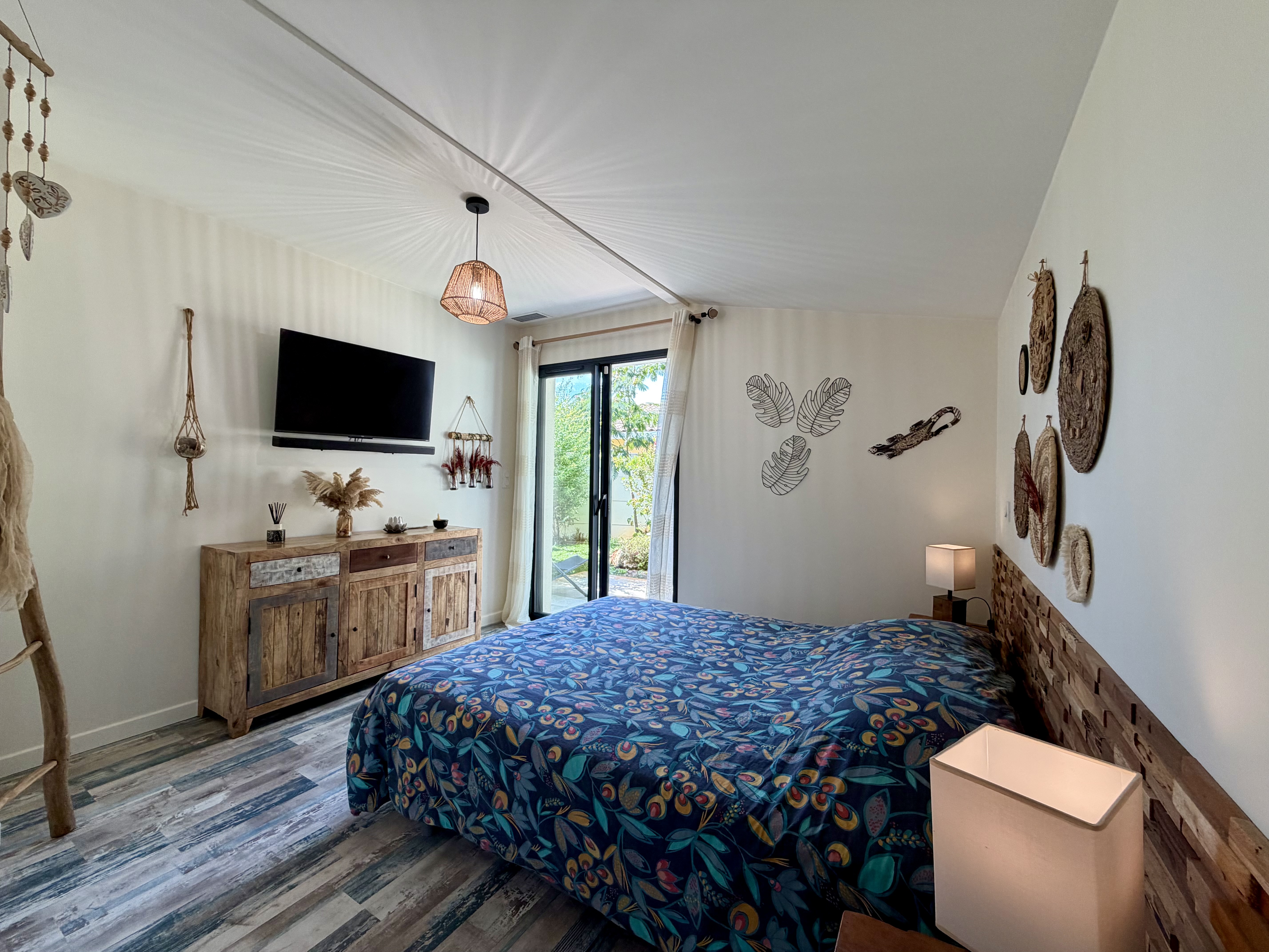 Maison contemporaine à vendre à Lanton – piscine chauffée, spa et jardin sans vis-à-vis