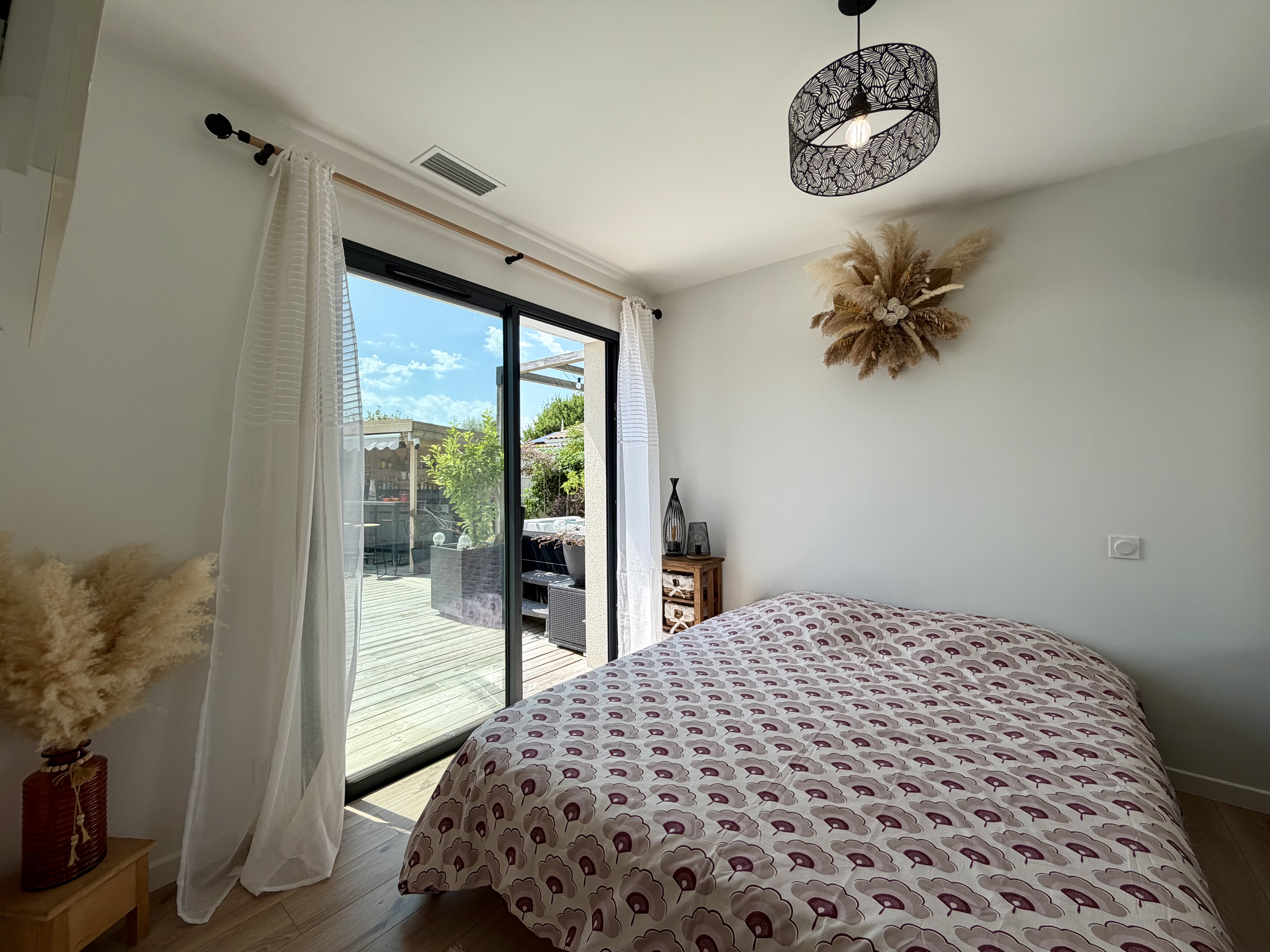 Maison contemporaine à vendre à Lanton – piscine chauffée, spa et jardin sans vis-à-vis