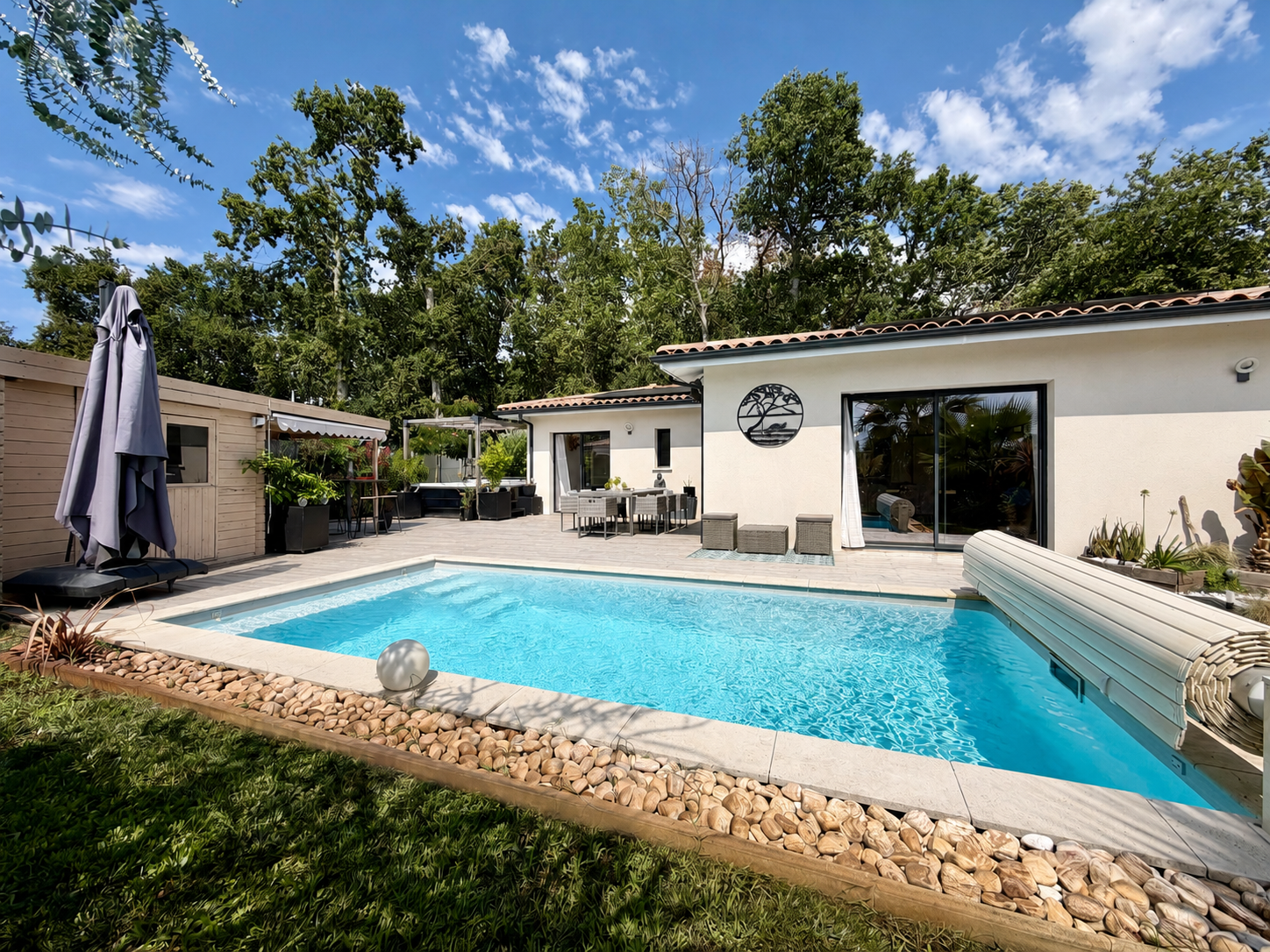 Maison contemporaine à vendre à Lanton – piscine chauffée, spa et jardin sans vis-à-vis
