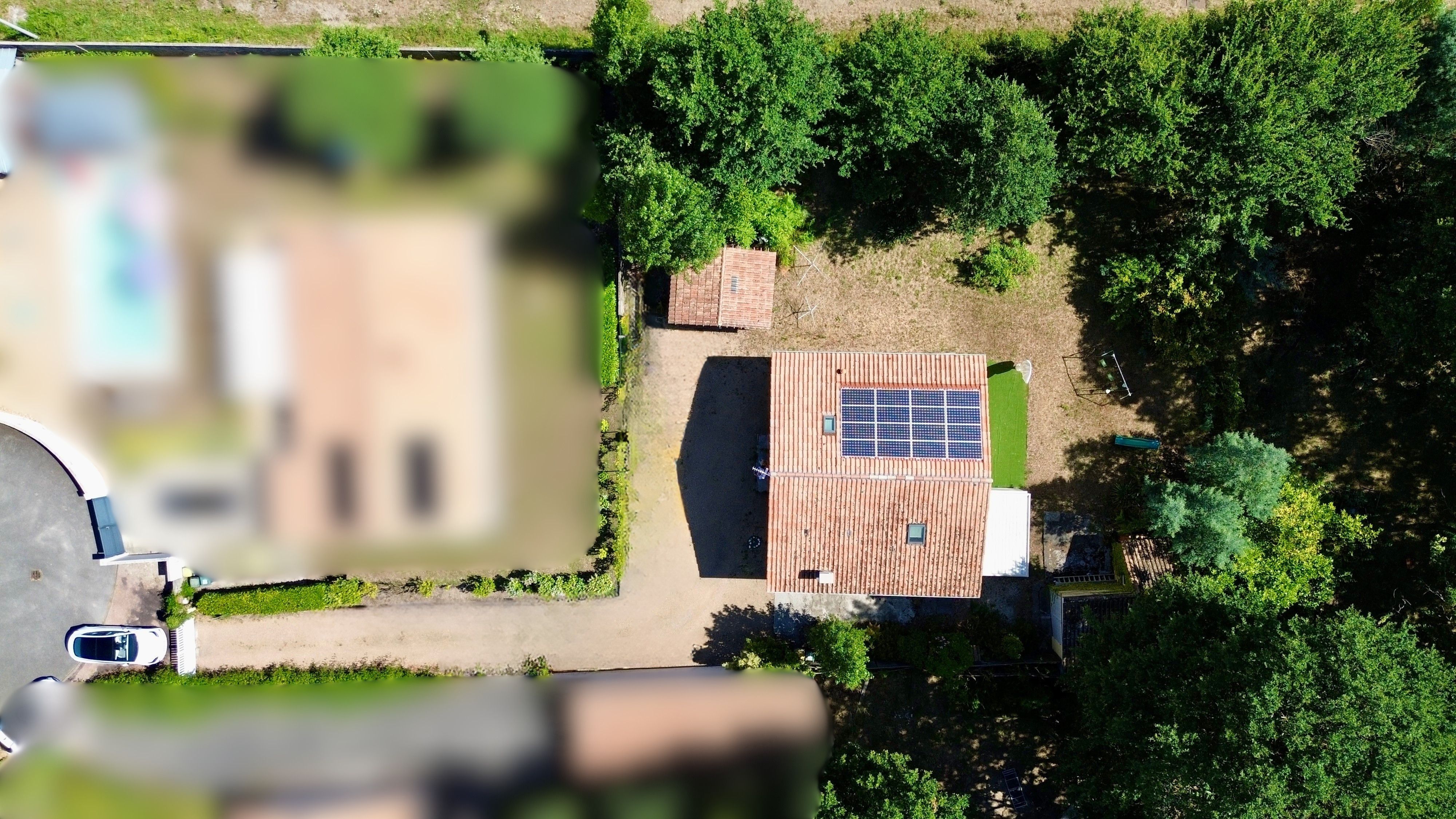 Maison familiale à vendre à Saint-Jean-d’Illac – vie de plain-pied et terrain arboré de 1 002 m²