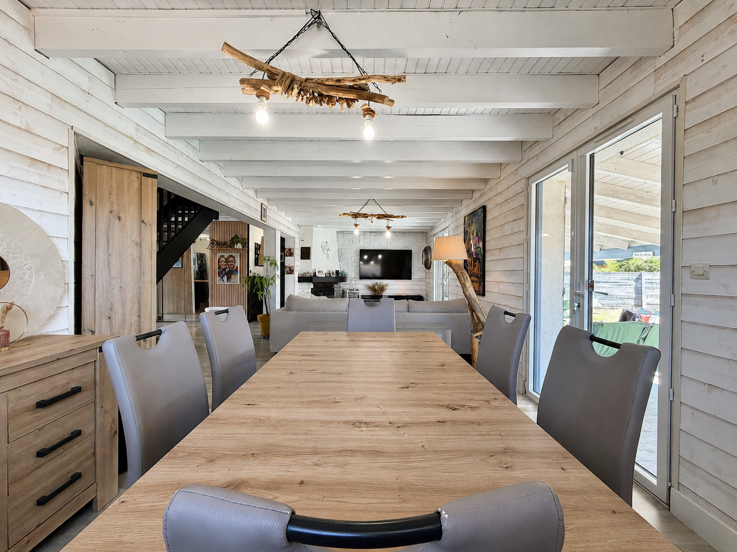 Maison familiale à vendre à Lanton-Cassy – piscine, terrasse couverte entre vie intérieure et extérieure