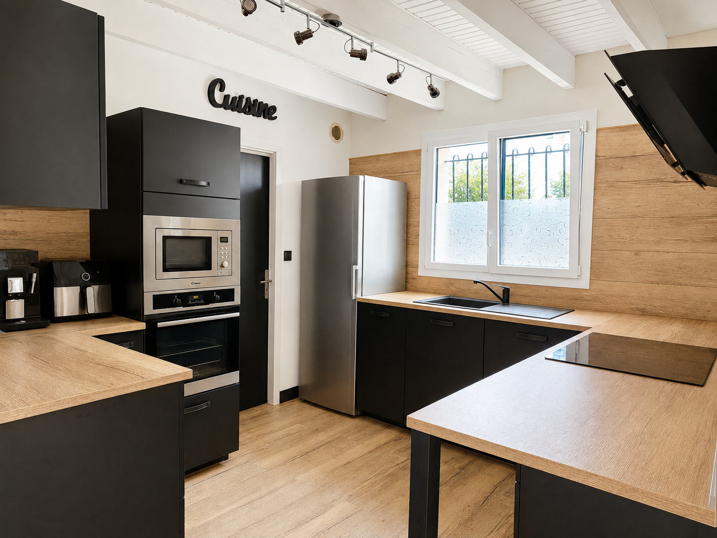 Maison familiale à vendre à Lanton-Cassy – piscine, terrasse couverte entre vie intérieure et extérieure