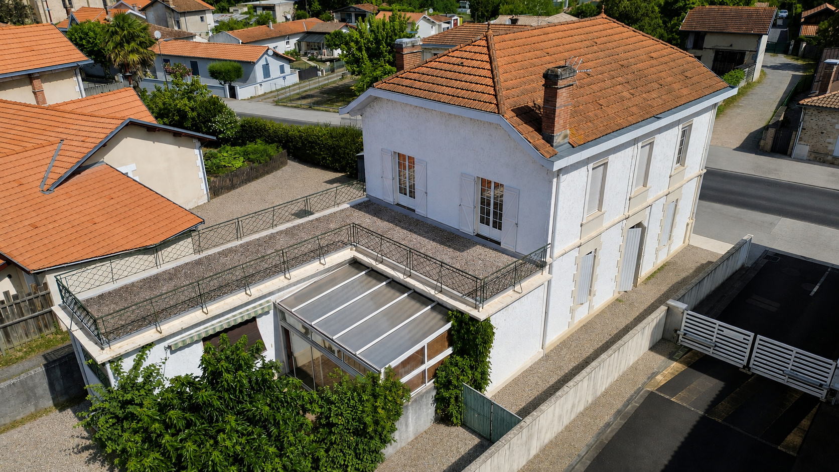 Maison de caractère à vendre à Biganos centre – 223 m² à rénover avec potentiel professionnel et patrimonial