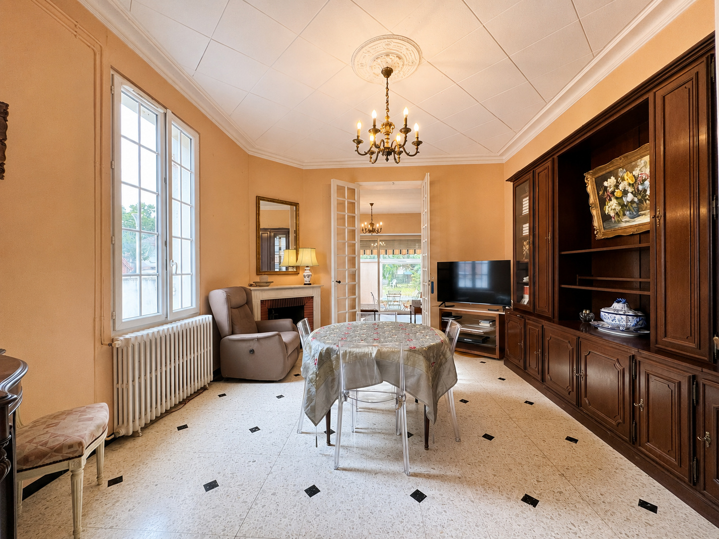 Maison de caractère à vendre à Biganos centre – 223 m² à rénover avec potentiel professionnel et patrimonial