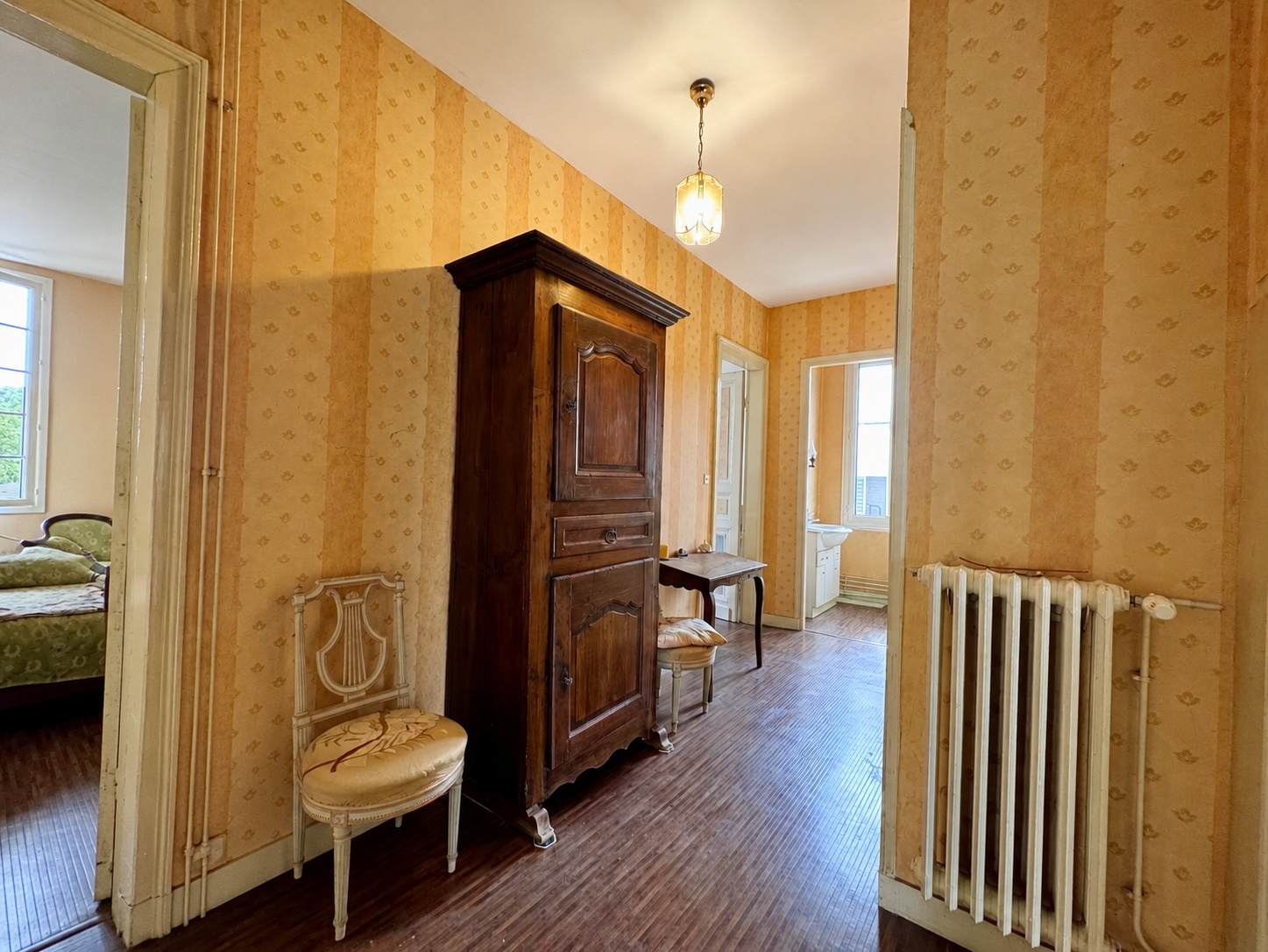 Maison de caractère à vendre à Biganos centre – 223 m² à rénover avec potentiel professionnel et patrimonial