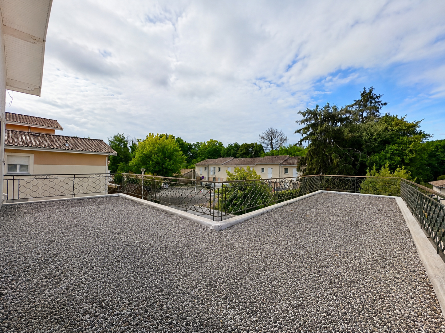 Maison de caractère à vendre à Biganos centre – 223 m² à rénover avec potentiel professionnel et patrimonial