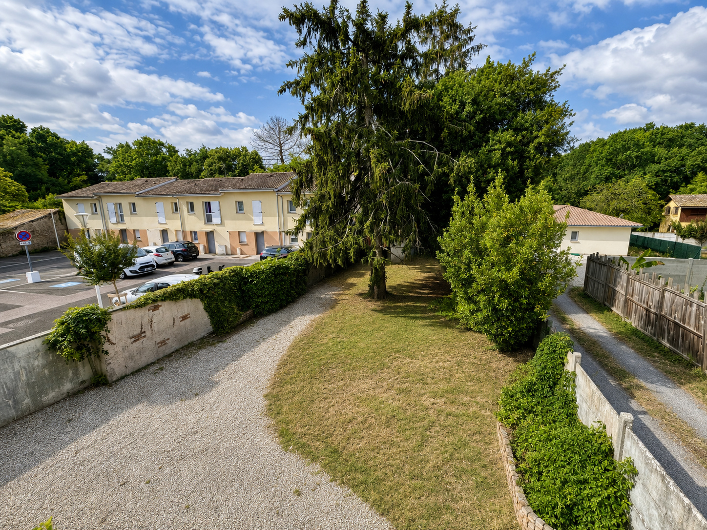 Maison de caractère à vendre à Biganos centre – 223 m² à rénover avec potentiel professionnel et patrimonial
