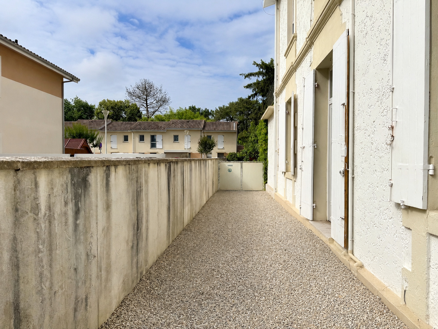 Maison de caractère à vendre à Biganos centre – 223 m² à rénover avec potentiel professionnel et patrimonial
