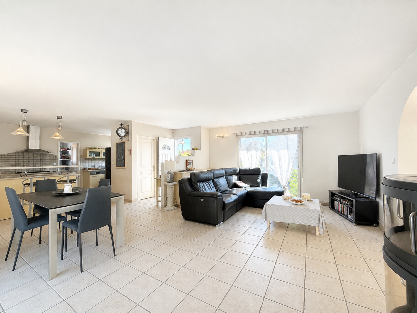 Maison de plain-pied à vendre à Audenge – piscine chauffée, véranda et jardin sans vis-à-vis
