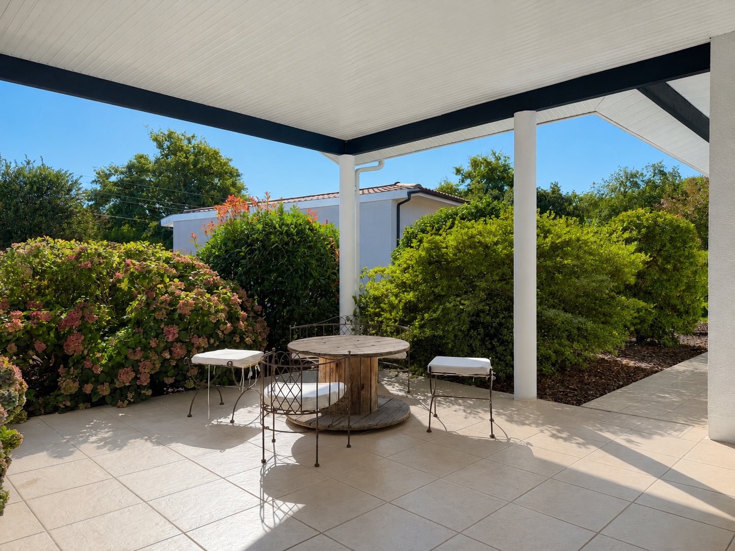 Maison de plain-pied à vendre à Audenge – piscine chauffée, véranda et jardin sans vis-à-vis