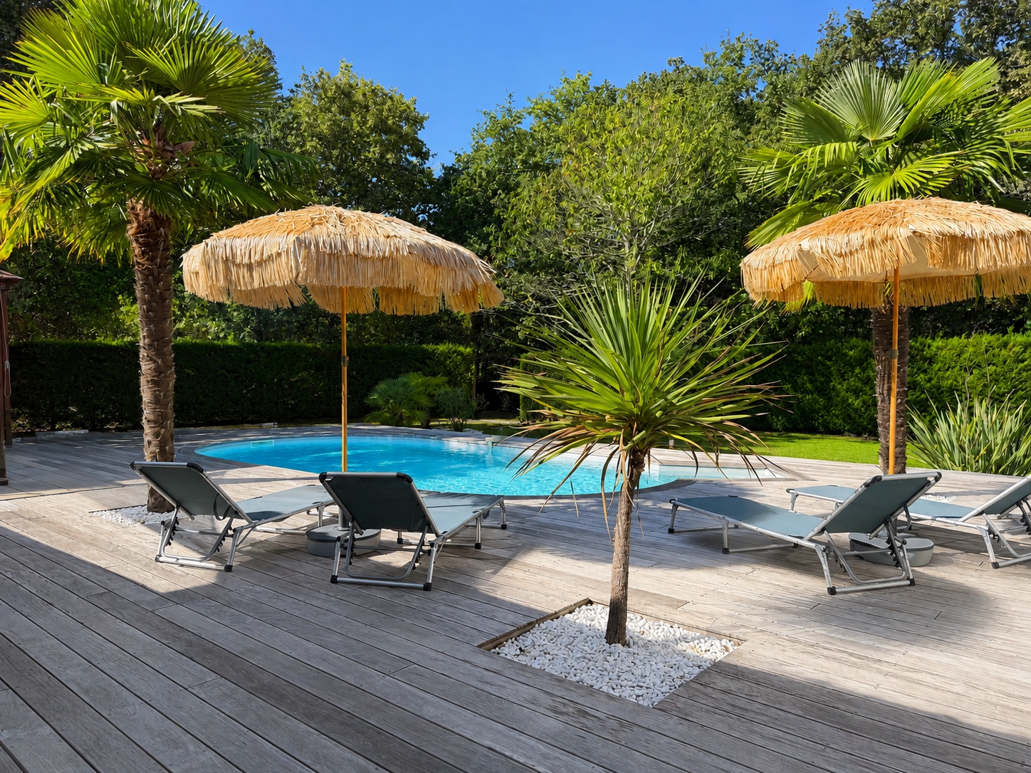 Maison de plain-pied à vendre à Audenge – piscine chauffée, véranda et jardin sans vis-à-vis