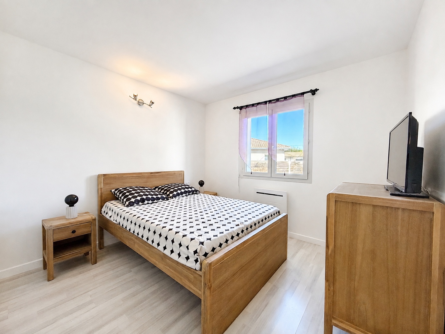 Maison de plain-pied à vendre à Audenge – piscine chauffée, véranda et jardin sans vis-à-vis