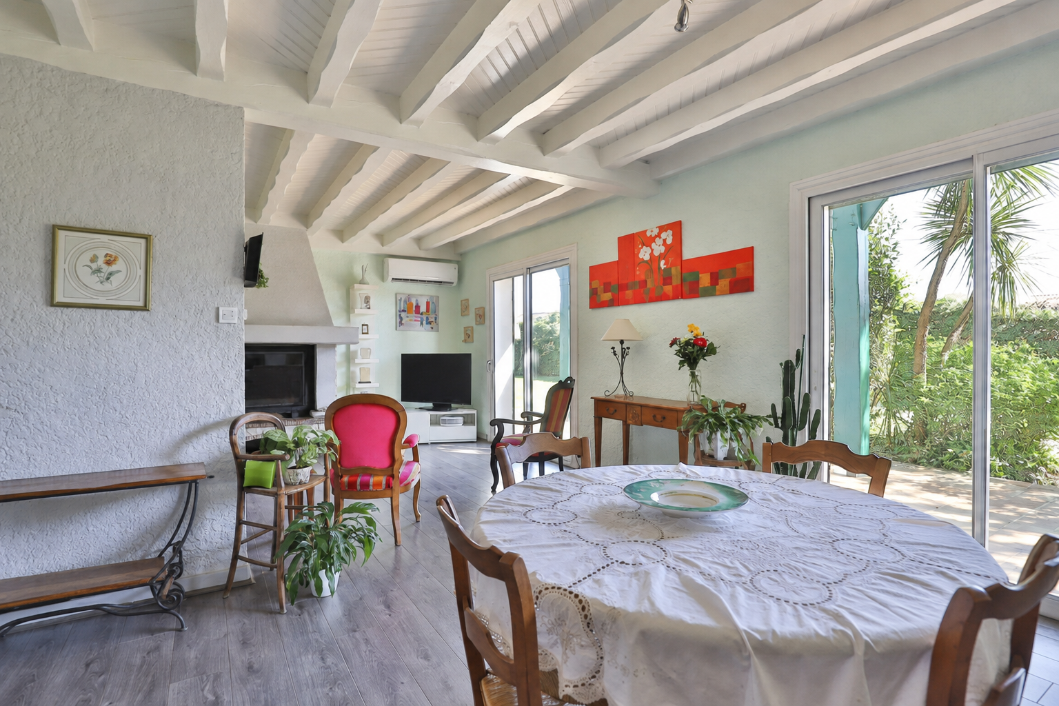 Maison familiale à vendre à Lège-Cap-Ferret – grand terrain, piscine et potentiel constructible