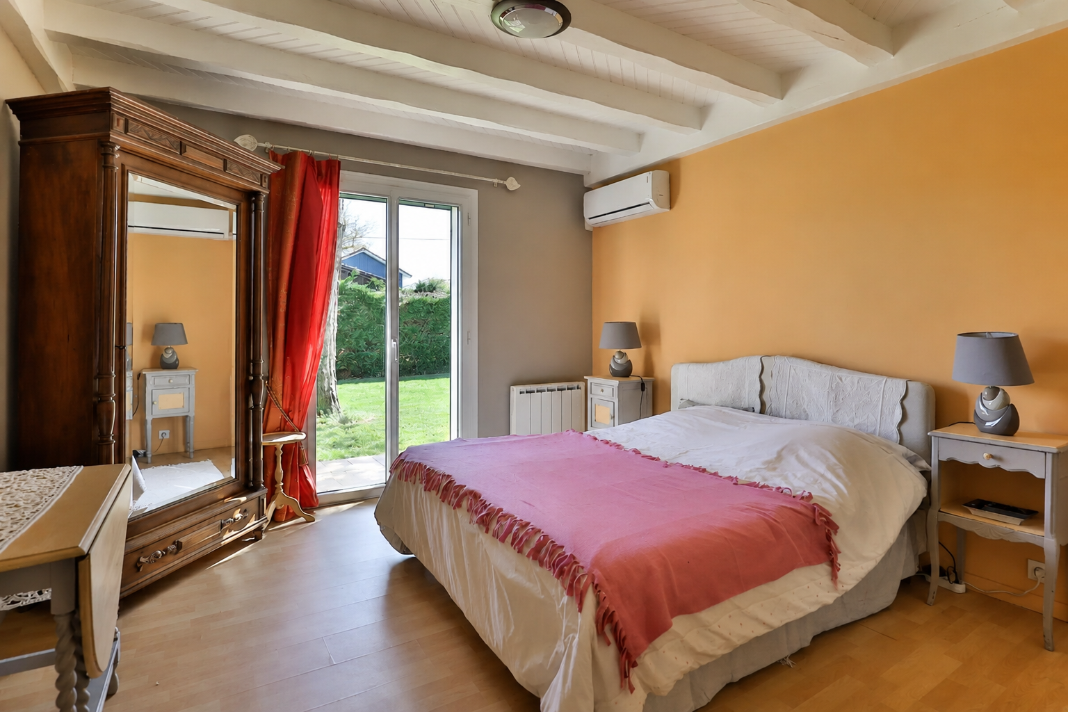 Maison familiale à vendre à Lège-Cap-Ferret – grand terrain, piscine et potentiel constructible