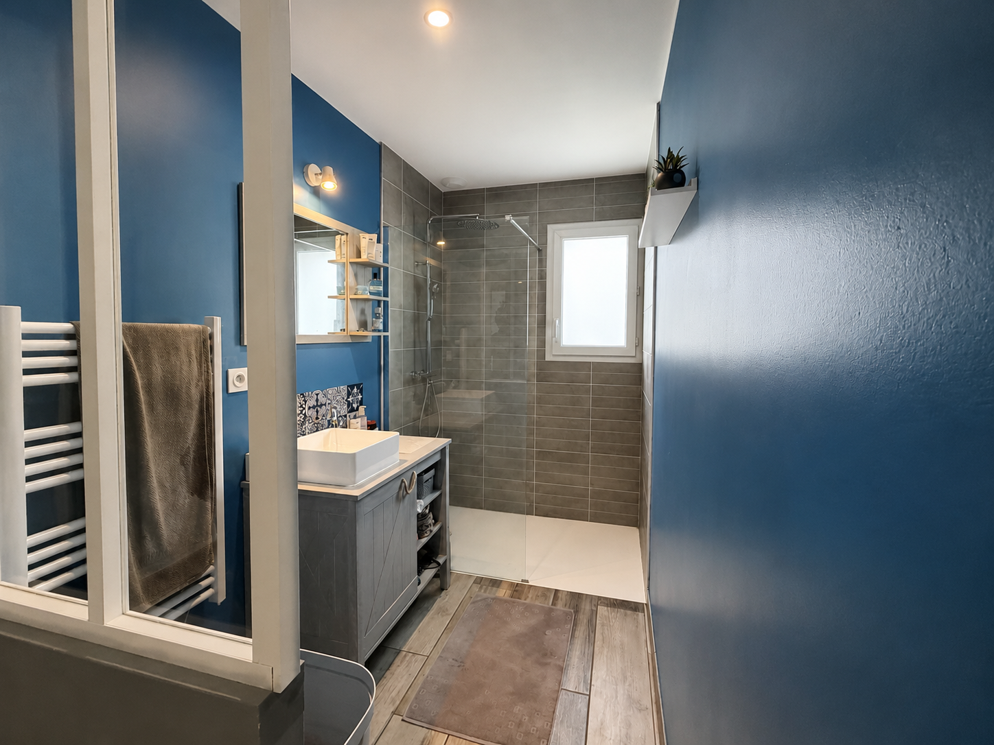 Villa contemporaine de plain-pied à vendre à Audenge – piscine chauffée et jardin paysager