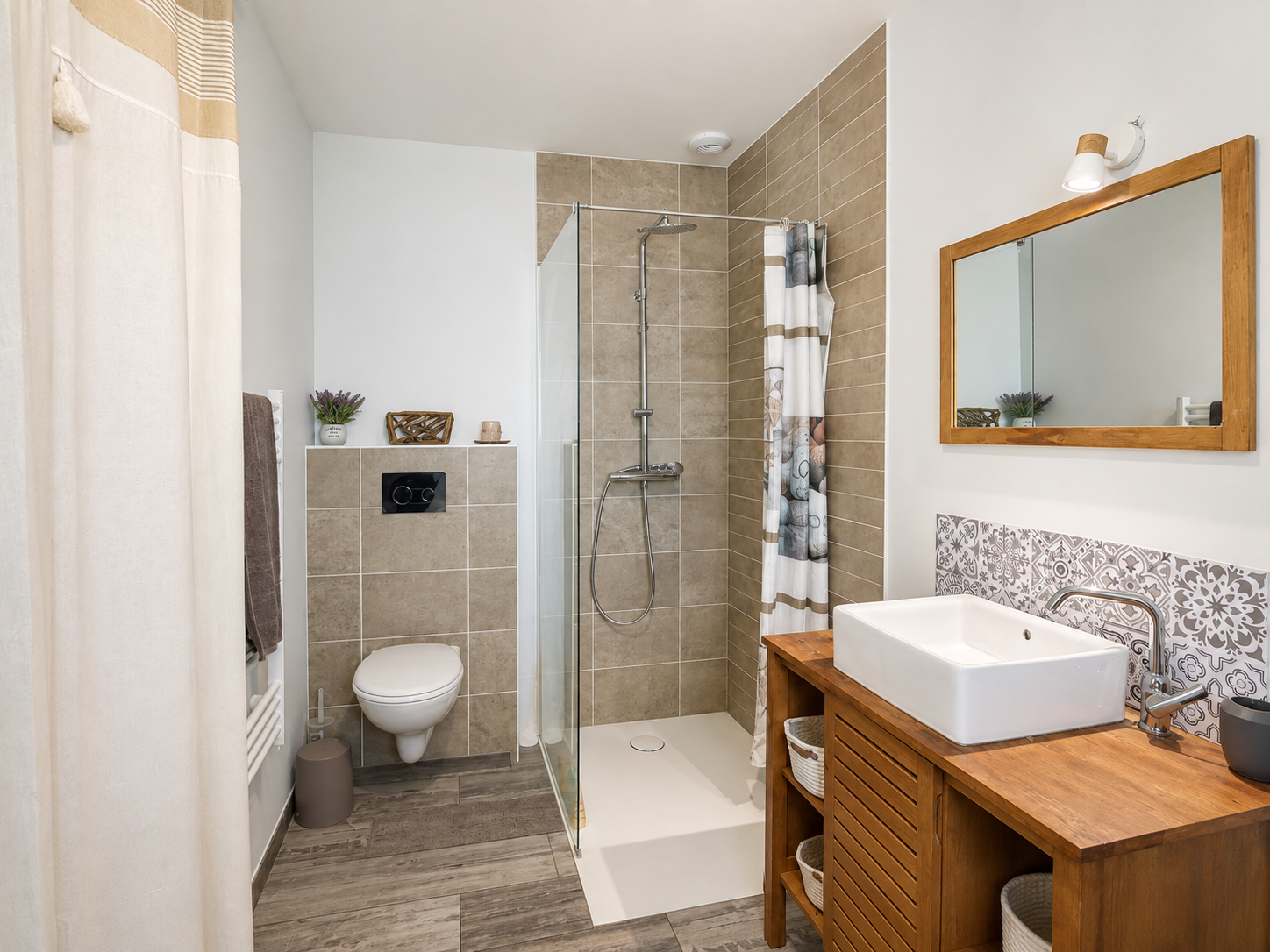 Villa contemporaine de plain-pied à vendre à Audenge – piscine chauffée et jardin paysager