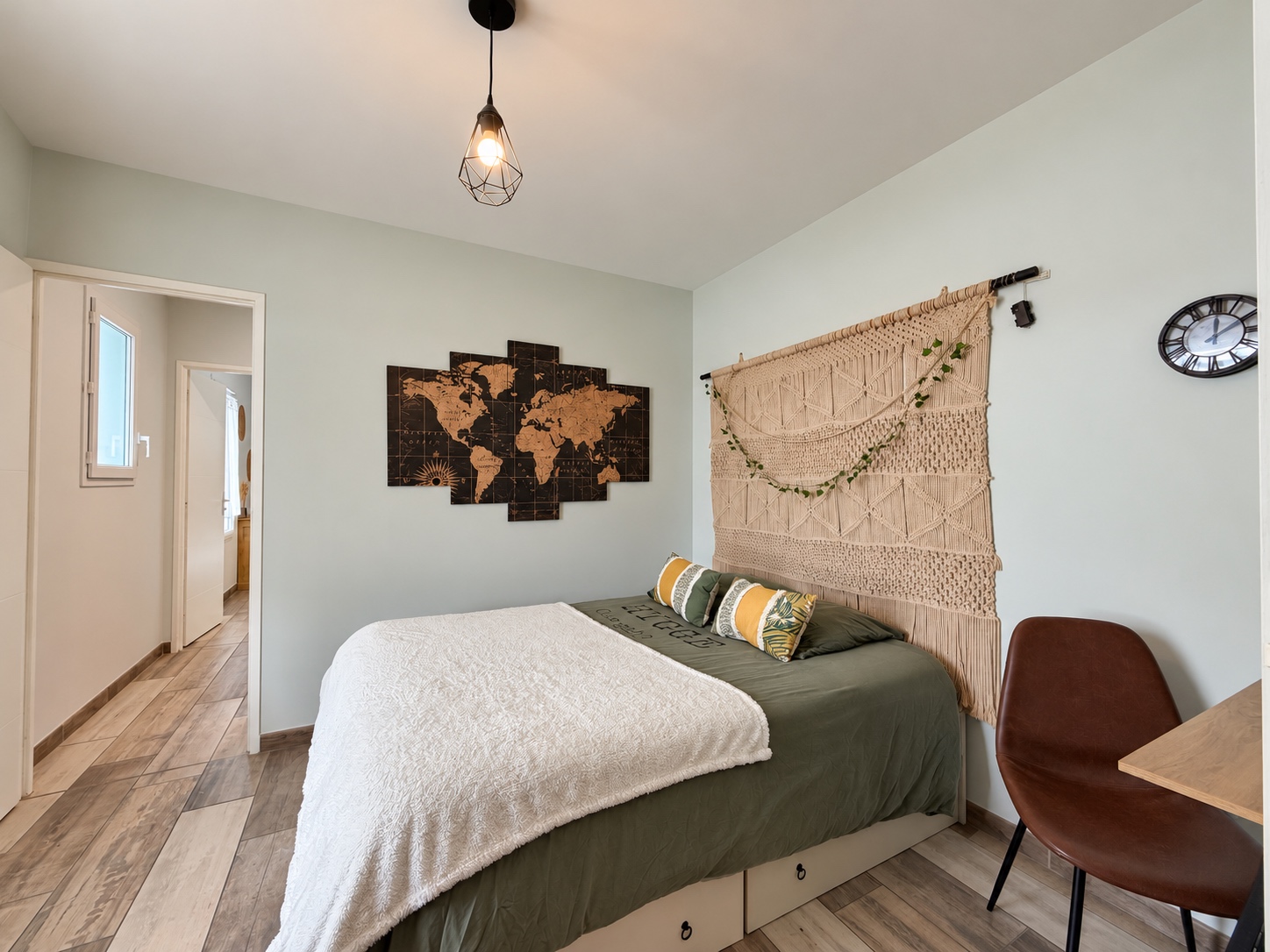 Villa contemporaine de plain-pied à vendre à Audenge – piscine chauffée et jardin paysager