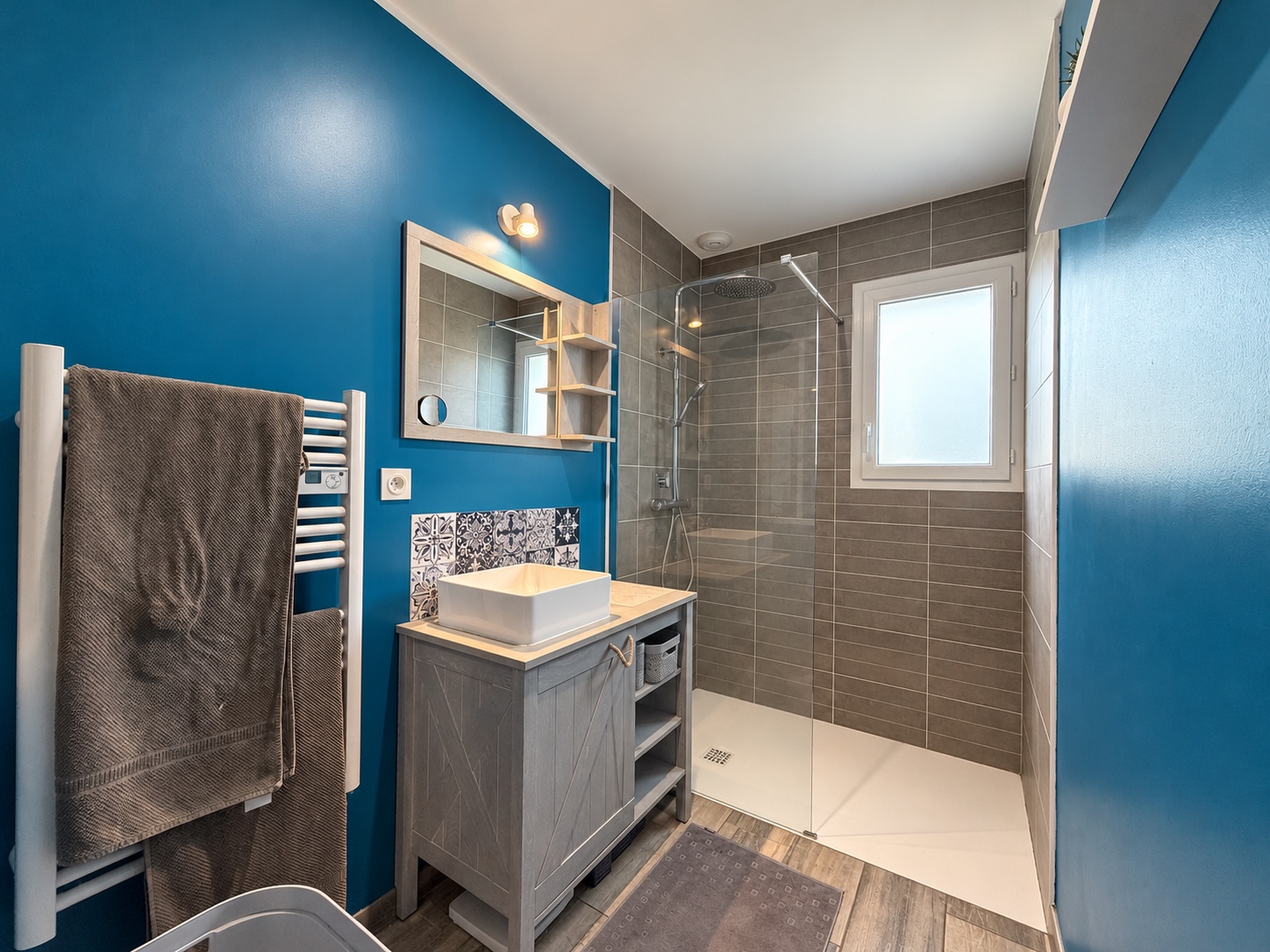 Villa contemporaine de plain-pied à vendre à Audenge – piscine chauffée et jardin paysager