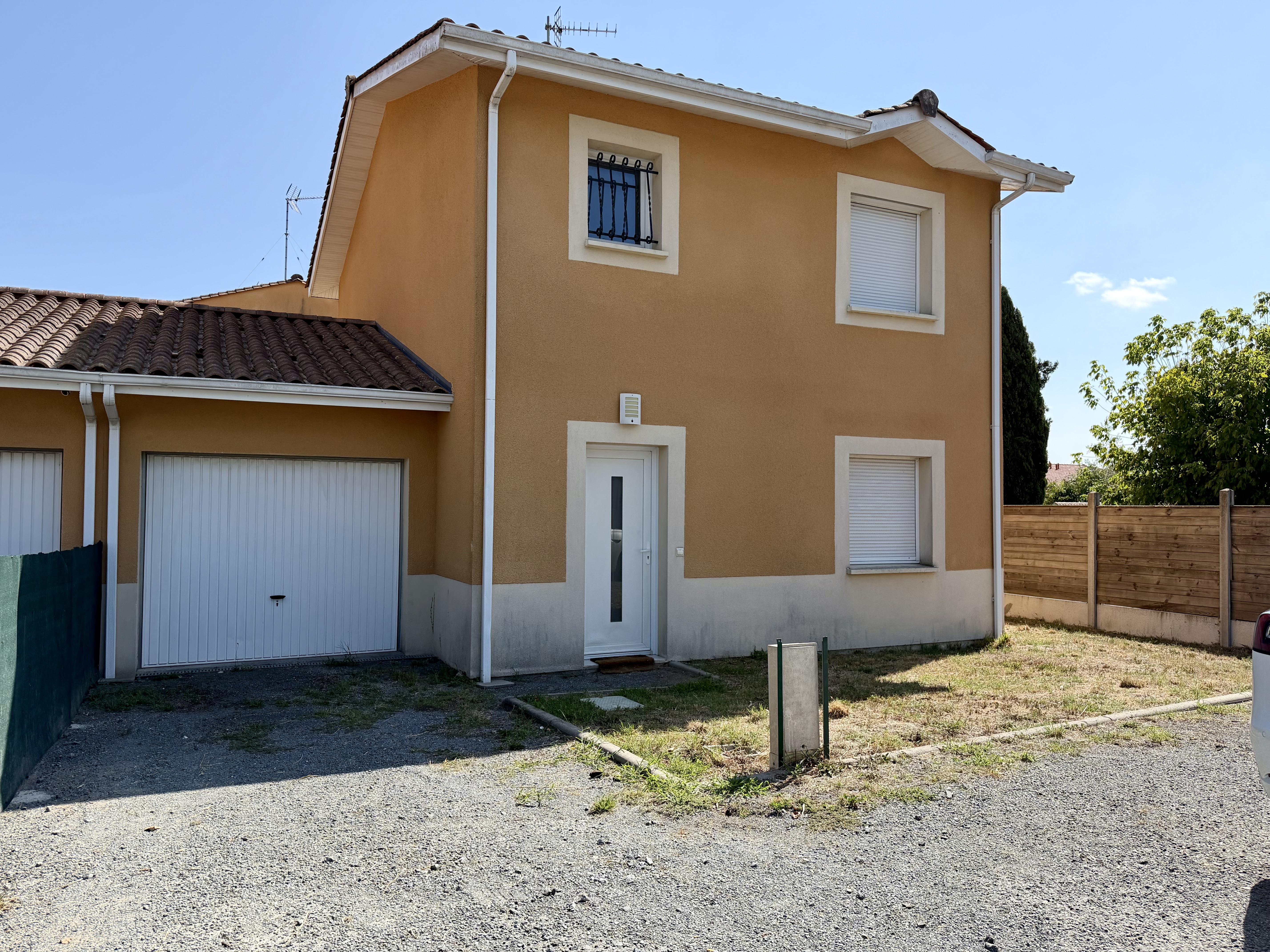 Maison familiale à vendre à Saint-André-de-Cubzac – grande pièce de vie, jardin clos et garage
