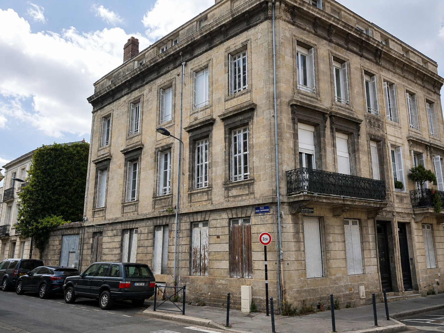 Immeuble en pierre à vendre à Bordeaux Fondaudège – 12 logements à proximité du Jardin Public