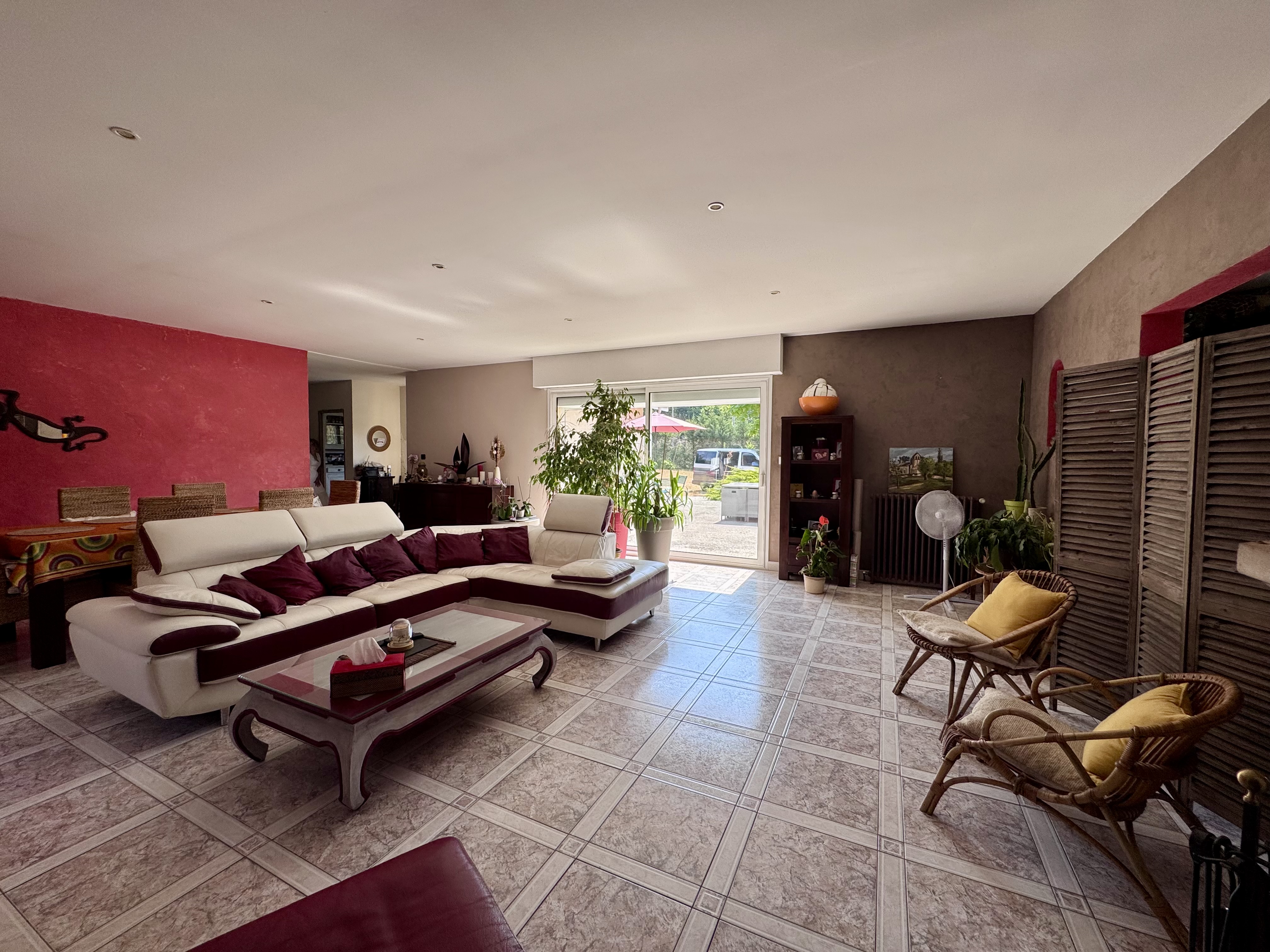 Maison de plain-pied à vendre à Origne – 183 m² au cœur d’un terrain de 5 200 m²