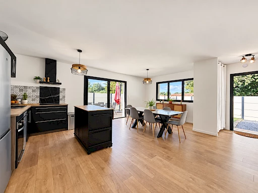 Maison de plain-pied à vendre à Lanton – 171 m² rénovés et deux espaces de vie indépendants
