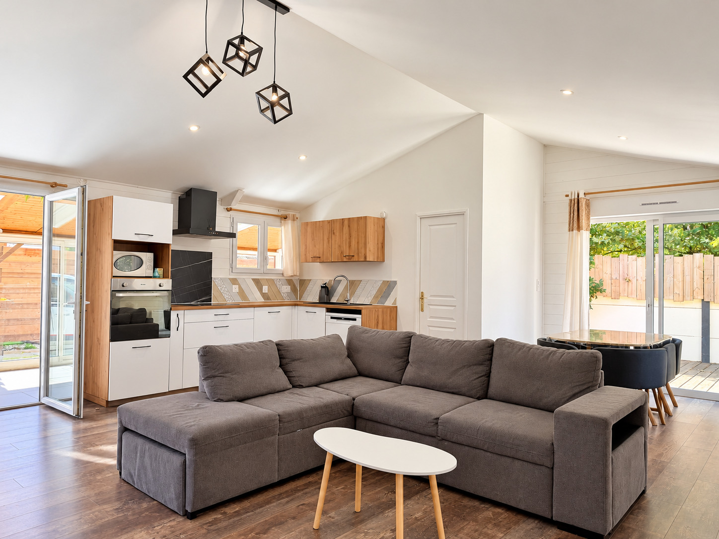 Maison de plain-pied à vendre à Lanton – 171 m² rénovés et deux espaces de vie indépendants