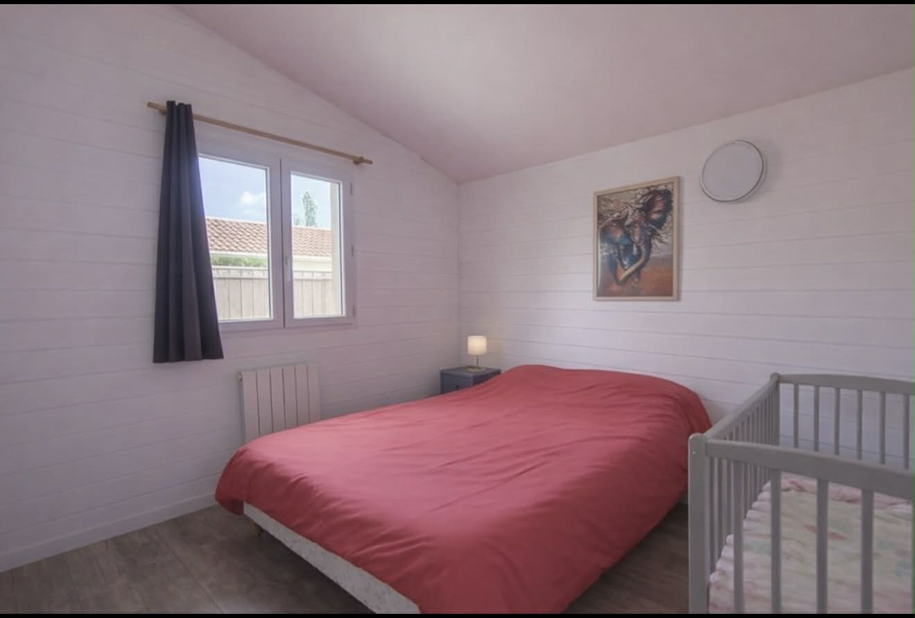 Maison de plain-pied rénovée à Lanton – 171 m², deux espaces de vie et terrain de 792 m²