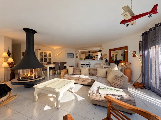 Maison de plain-pied à vendre à Arès – 4 chambres et jardin arboré dans le quartier Mer et Soleil