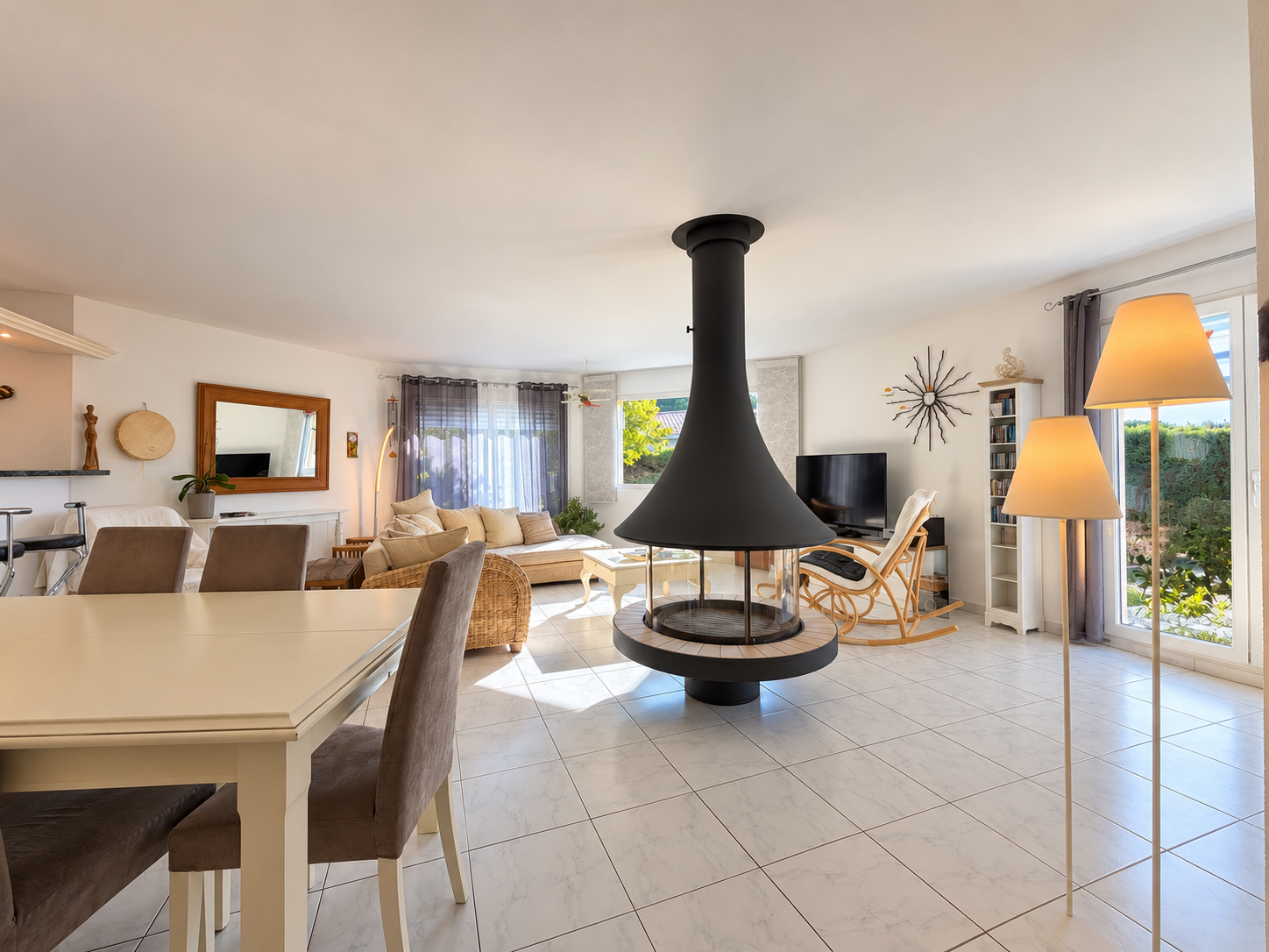Maison de plain-pied à vendre à Arès – 4 chambres et jardin arboré dans le quartier Mer et Soleil