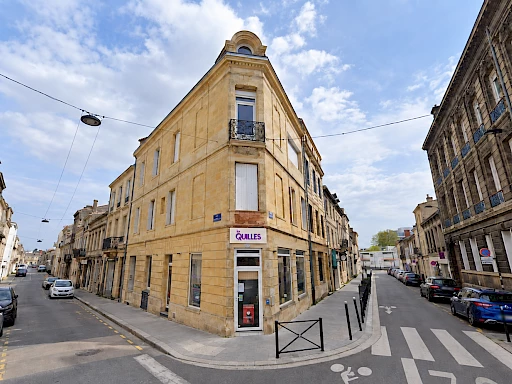 Immeuble de rapport en pierre à Bordeaux Bastide – 5 appartements et local commercial entièrement loués