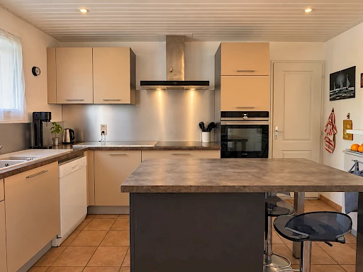 Maison de plain-pied à vendre à Andernos-les-Bains – piscine et jardin dans le quartier des Bruyères