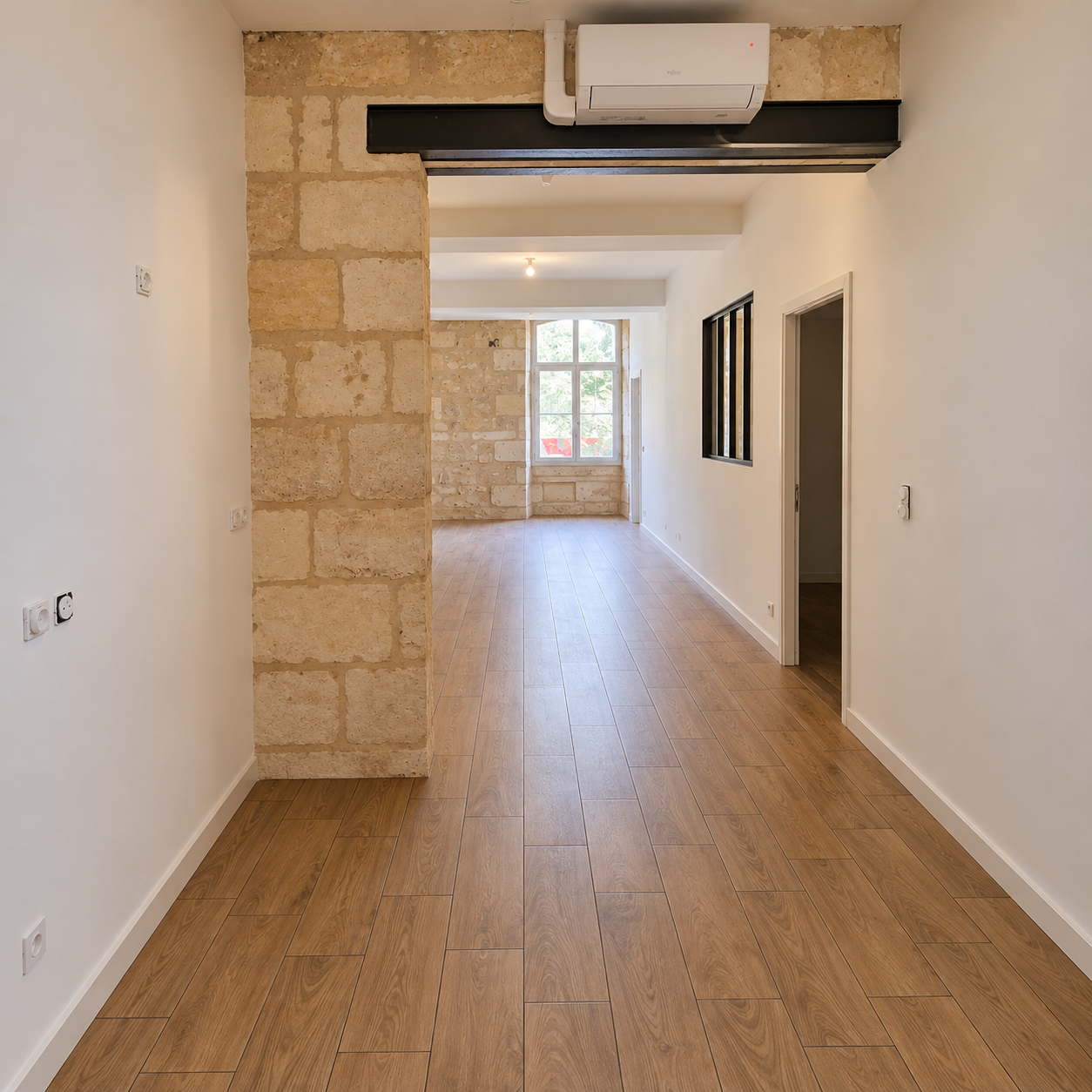 Immeuble en pierre à vendre à Bordeaux – secteur Capucins, fort potentiel de restructuration