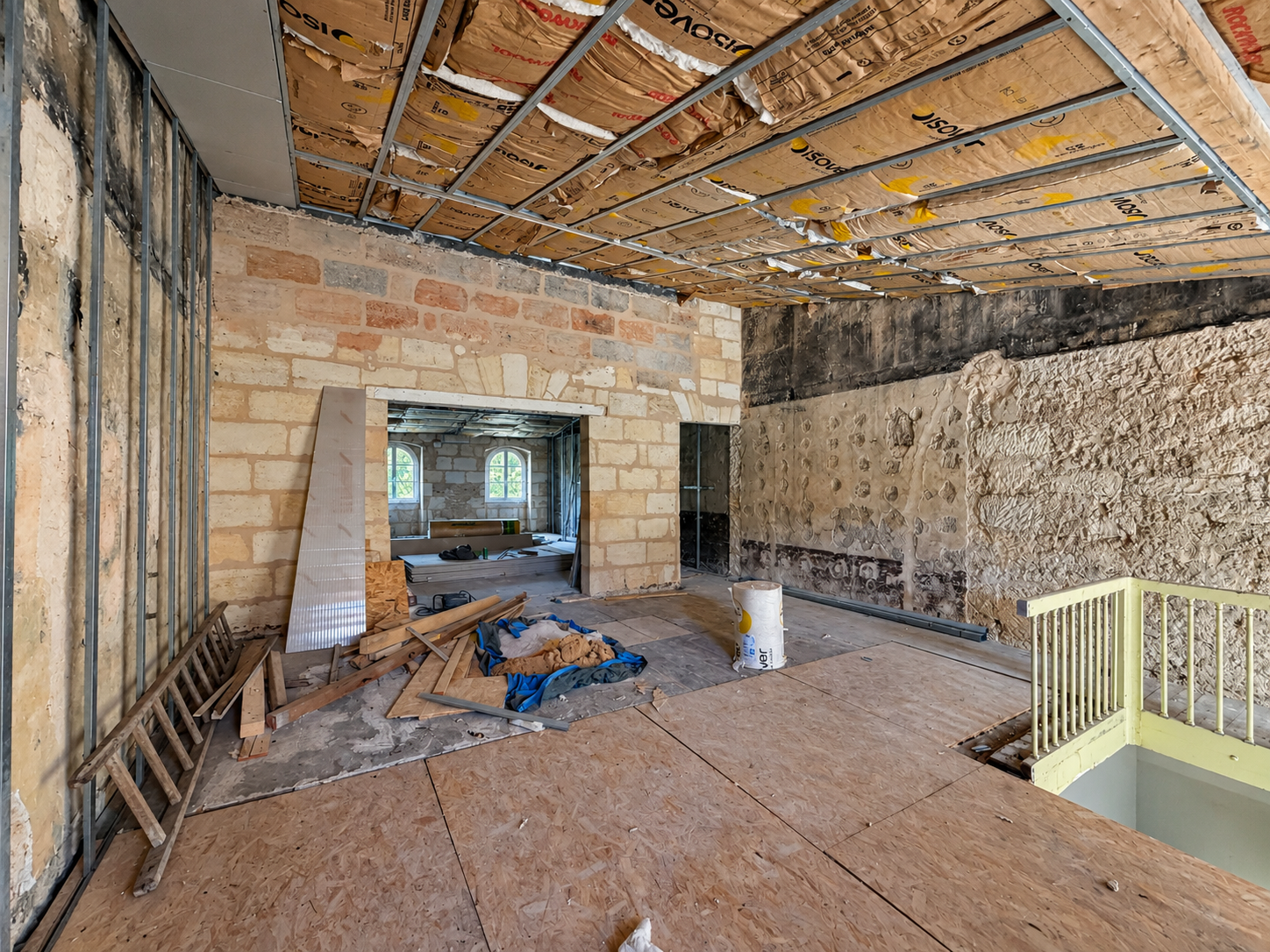 Immeuble en pierre à vendre à Bordeaux – secteur Capucins, fort potentiel de restructuration