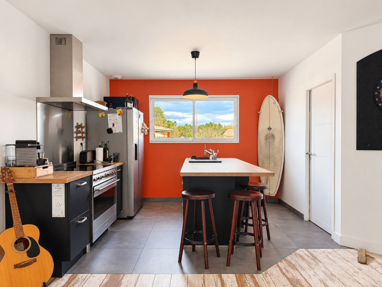 Maison de plain-pied à Audenge, Bas Vallon – grands volumes et jardin sans vis-à-vis