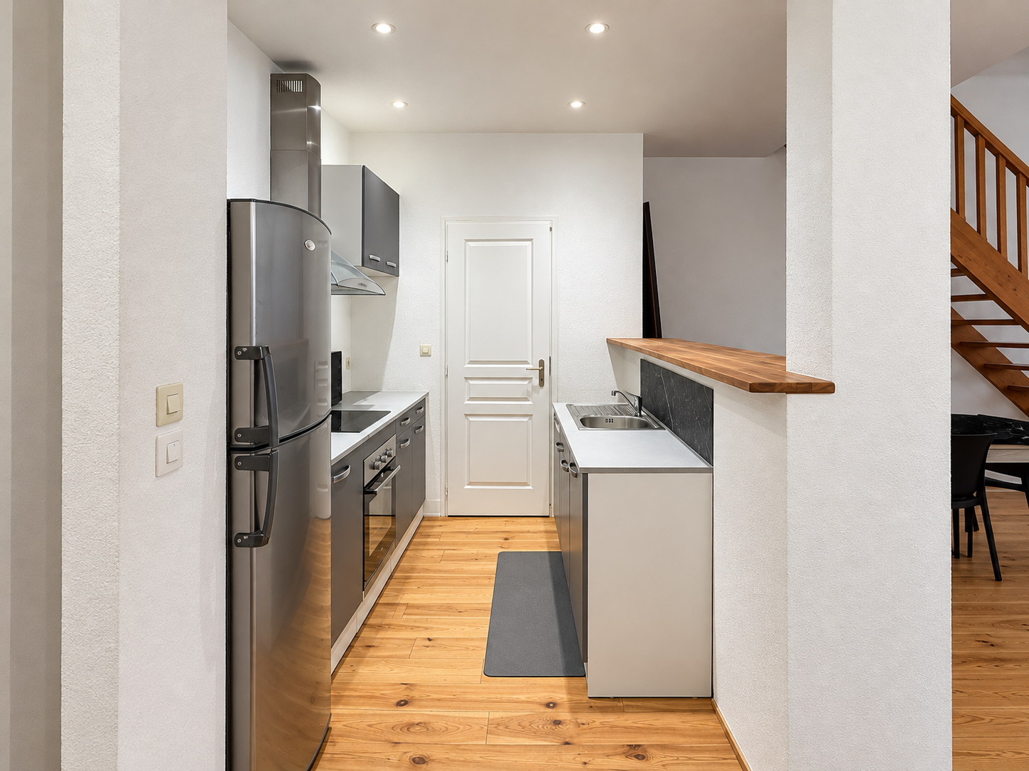Duplex T4 à vendre à Bordeaux Saint-Michel / Saint-Paul – trois chambres et deux stationnements intérieurs