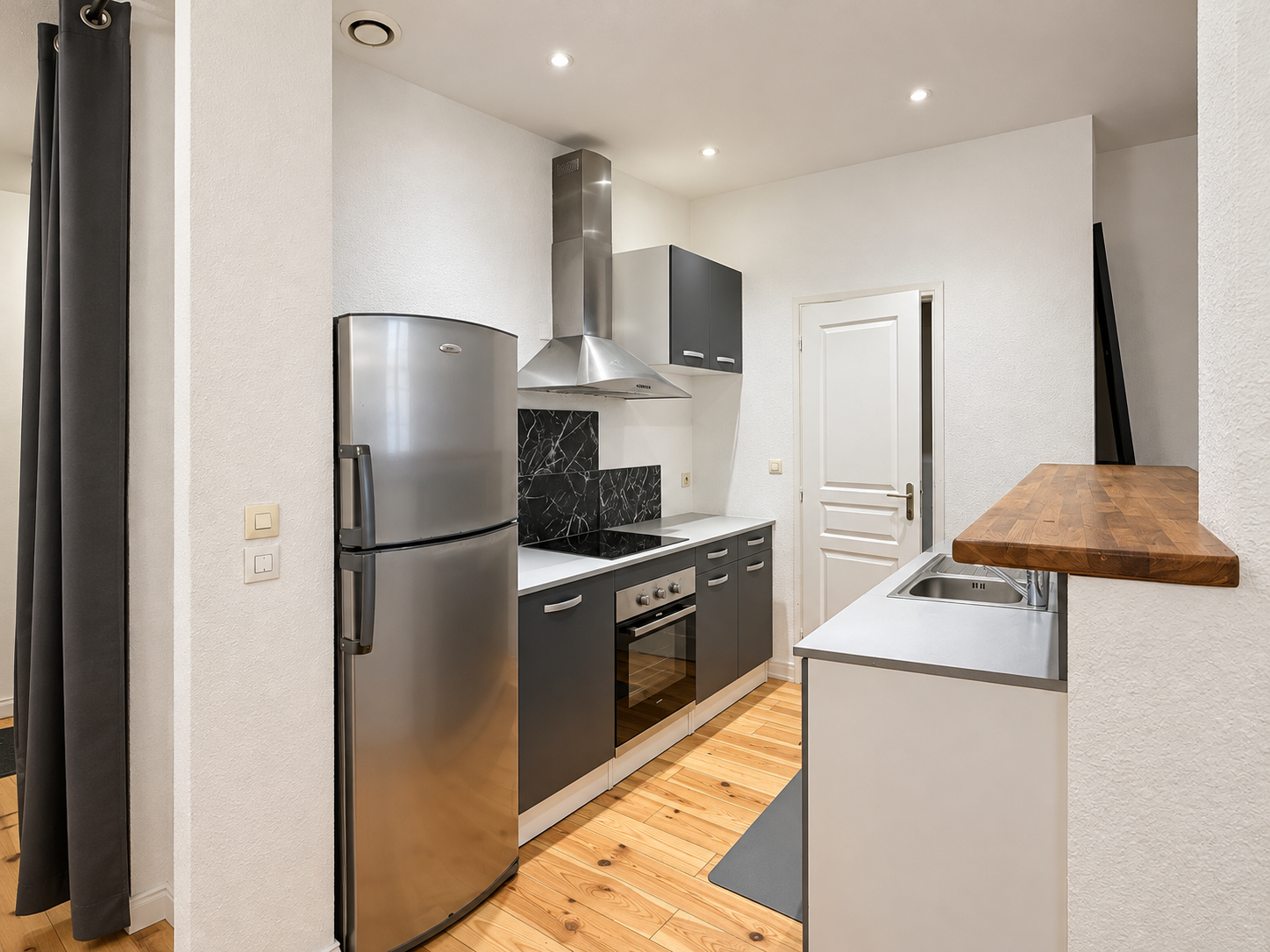 Duplex T4 à vendre à Bordeaux Saint-Michel / Saint-Paul – trois chambres et deux stationnements intérieurs