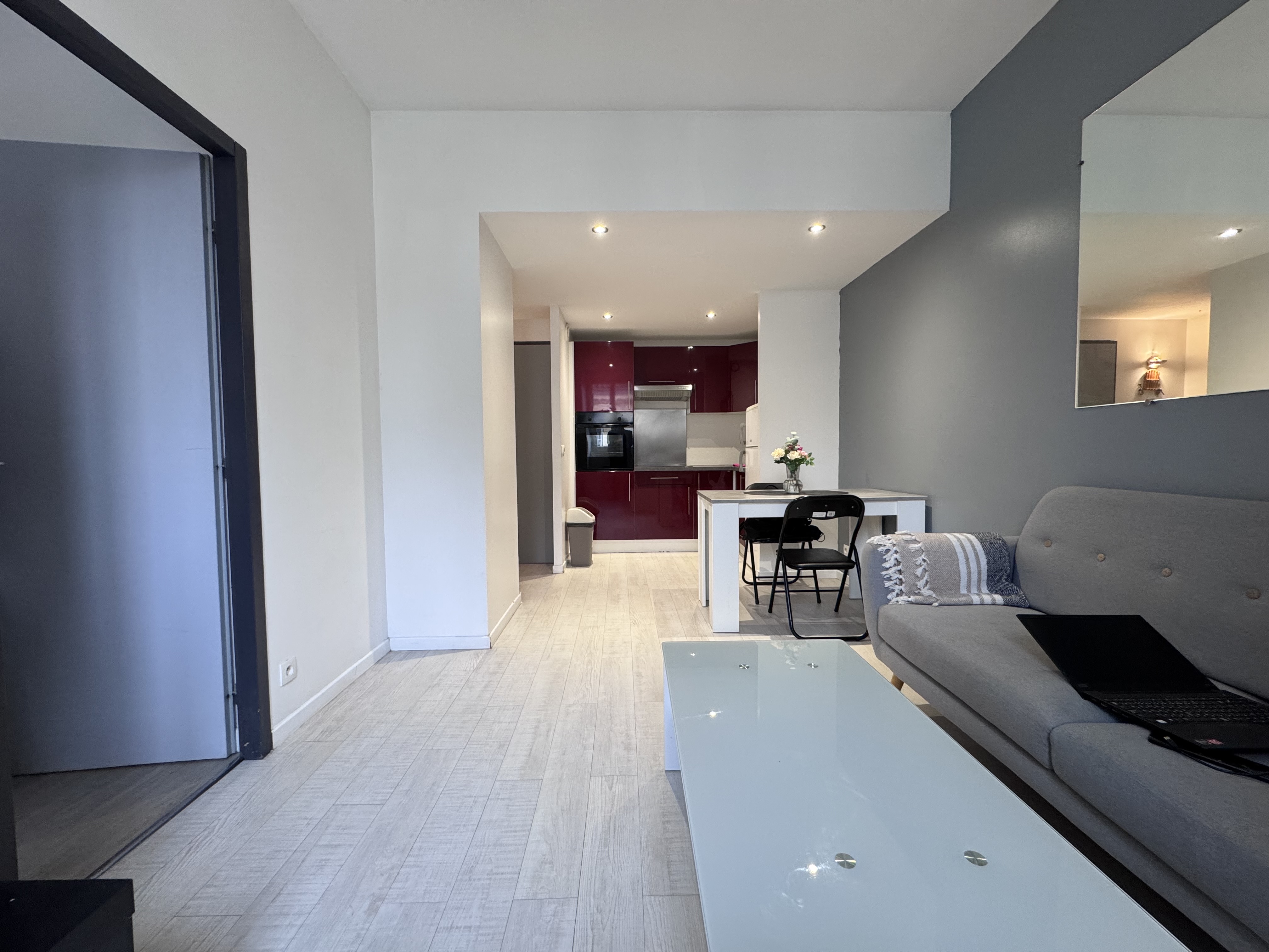 Appartement duplex à vendre à Bordeaux Gare Saint-Jean – deux chambres et deux salles d’eau