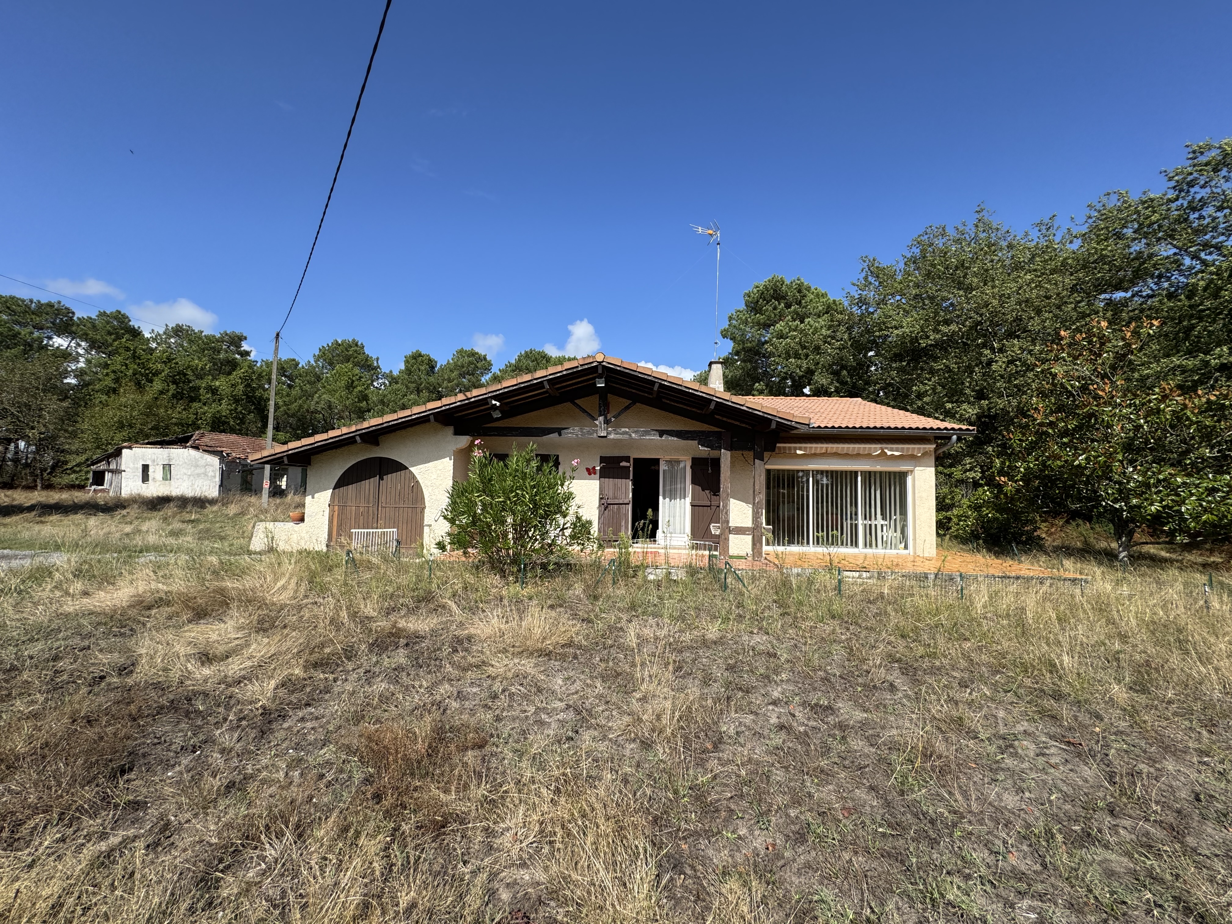Maison de plain-pied à vendre à Lanton, secteur Le Port – vaste terrain sans vis-à-vis