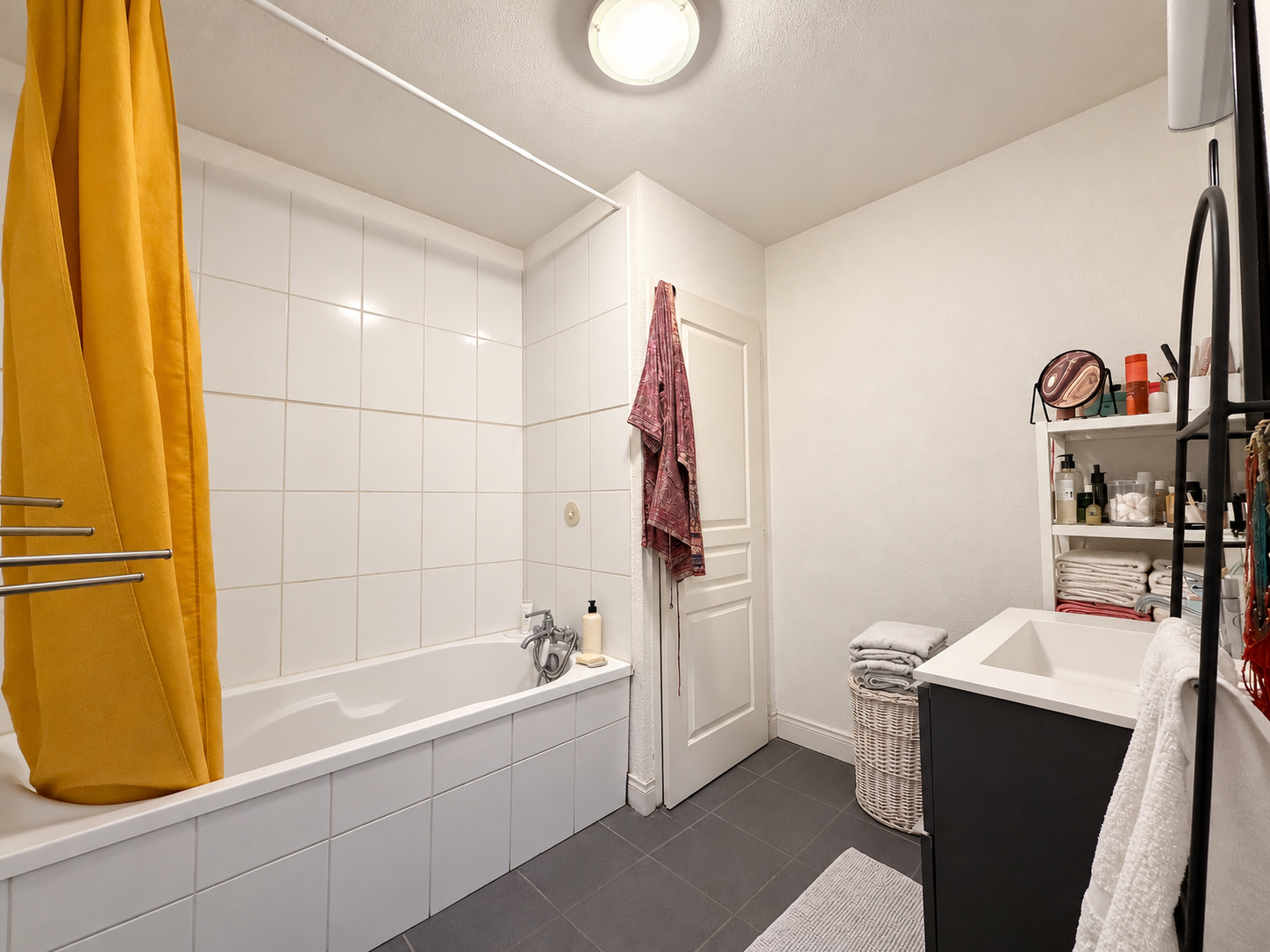 Duplex T4 avec cheminée à vendre à Bordeaux Saint-Michel / Saint-Paul – trois chambres et deux stationnements intérieurs