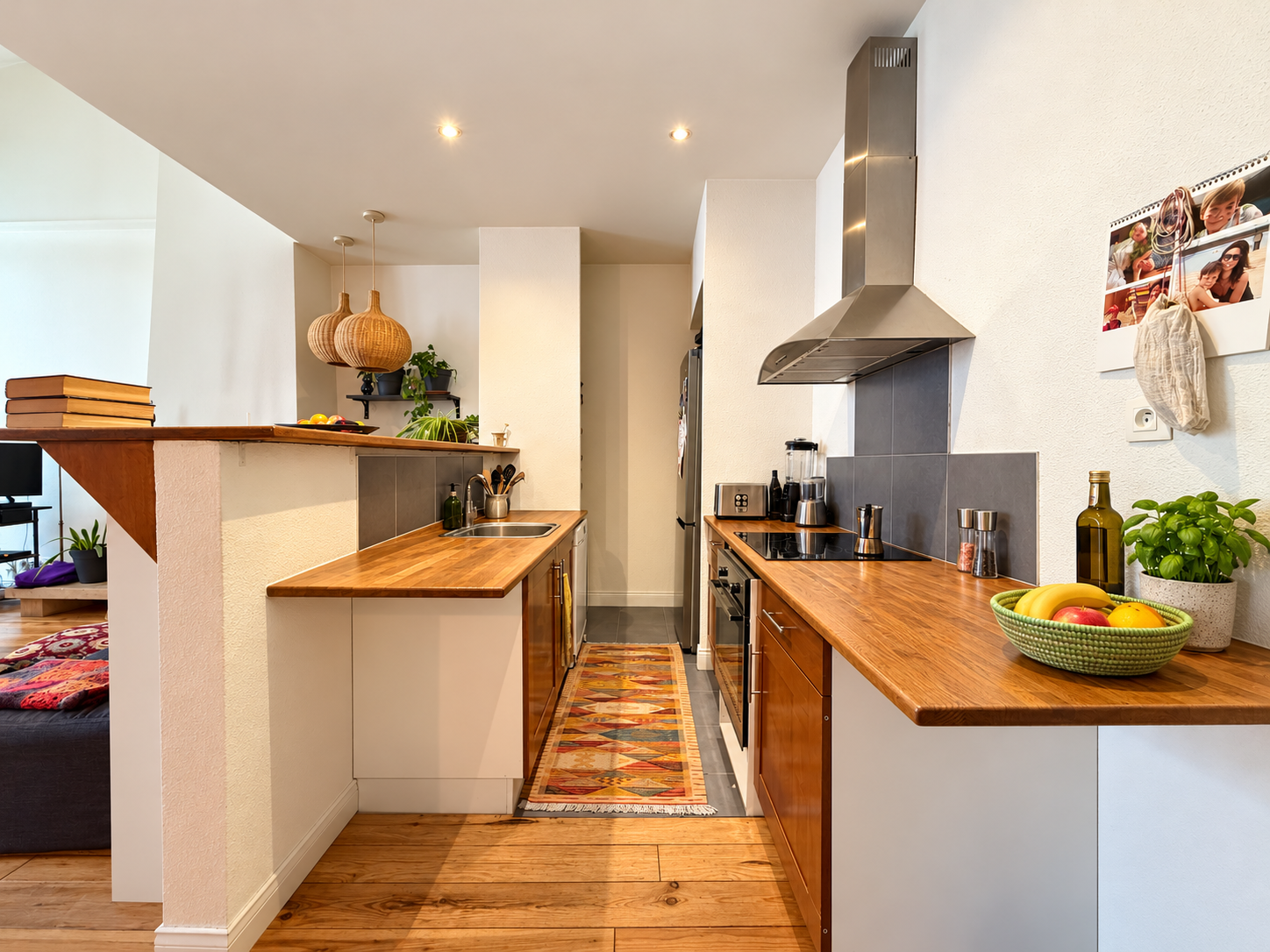 Duplex T4 avec cheminée à vendre à Bordeaux Saint-Michel / Saint-Paul – trois chambres et deux stationnements intérieurs